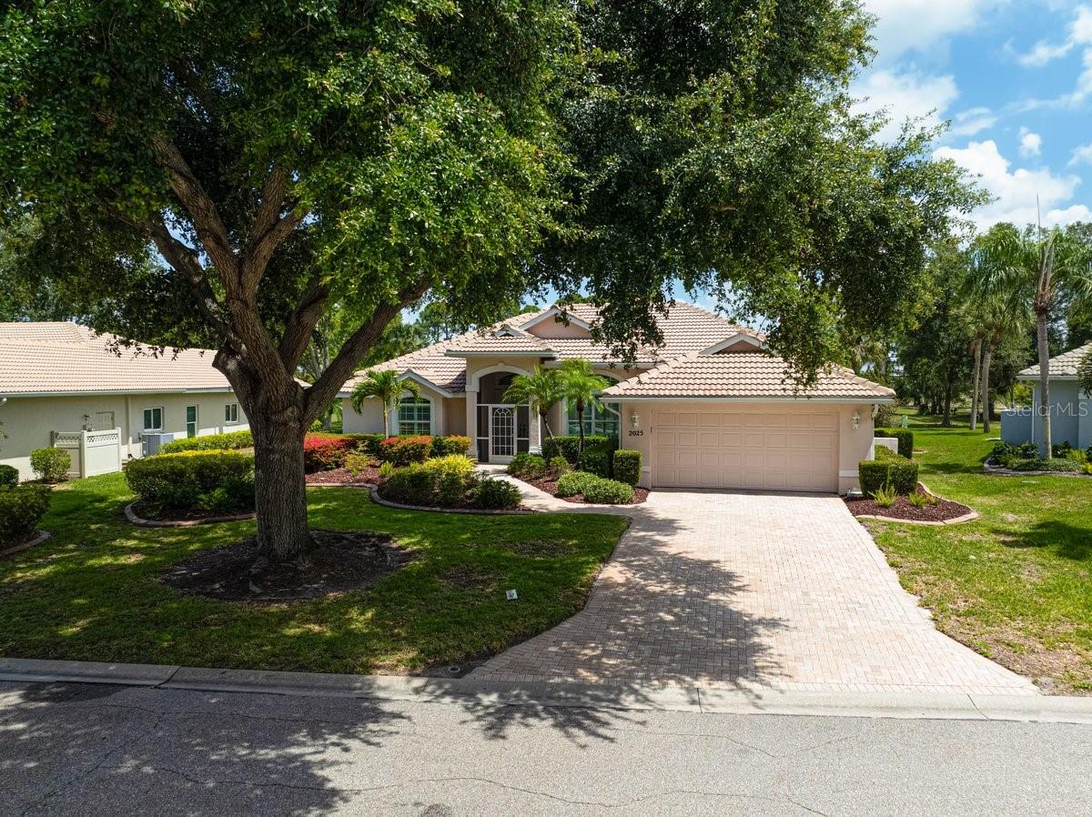 2025 WHITE FEATHER LN