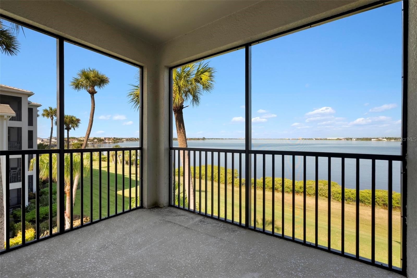 920 Tidewater Shores Loop #301 Property Photo 2