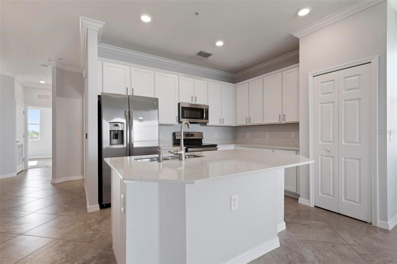 920 Tidewater Shores Loop #301 Property Photo 52