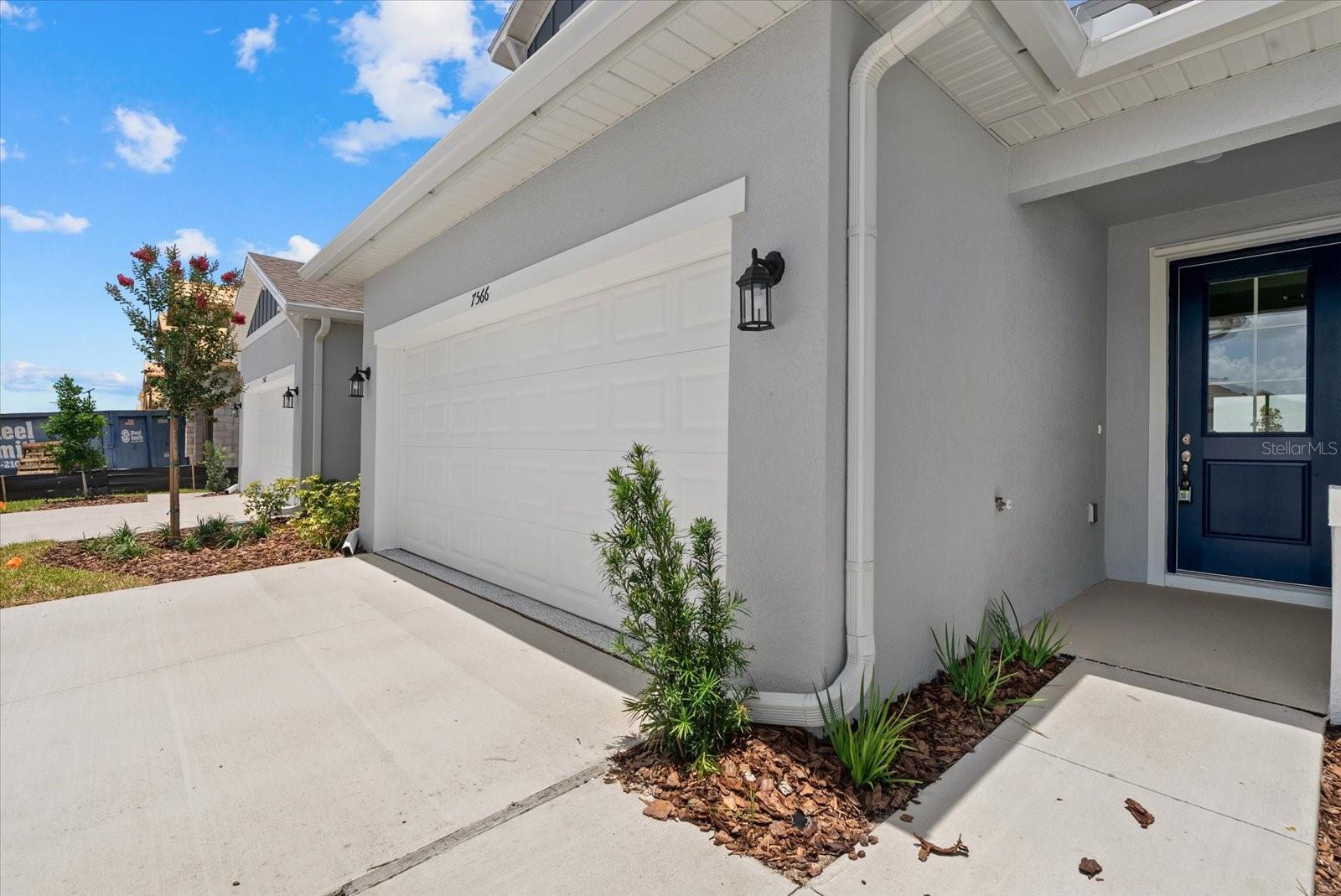7566 Sea Oak Ct Property Photo 4