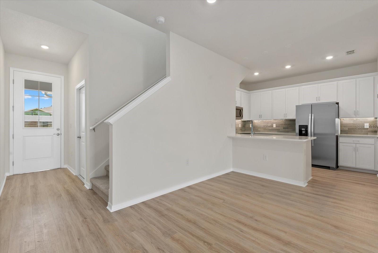7566 Sea Oak Ct Property Photo 5