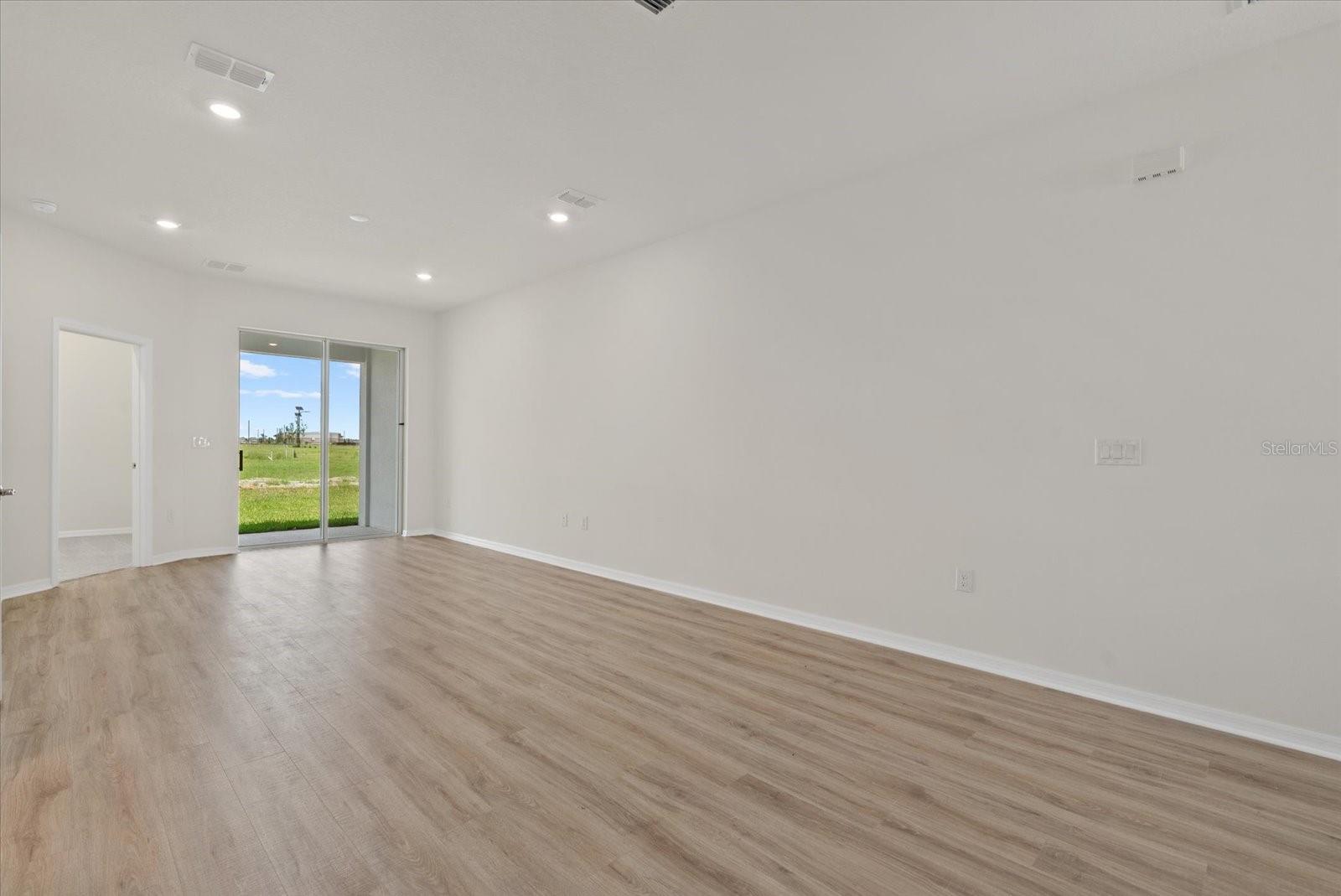 7566 Sea Oak Ct Property Photo 11