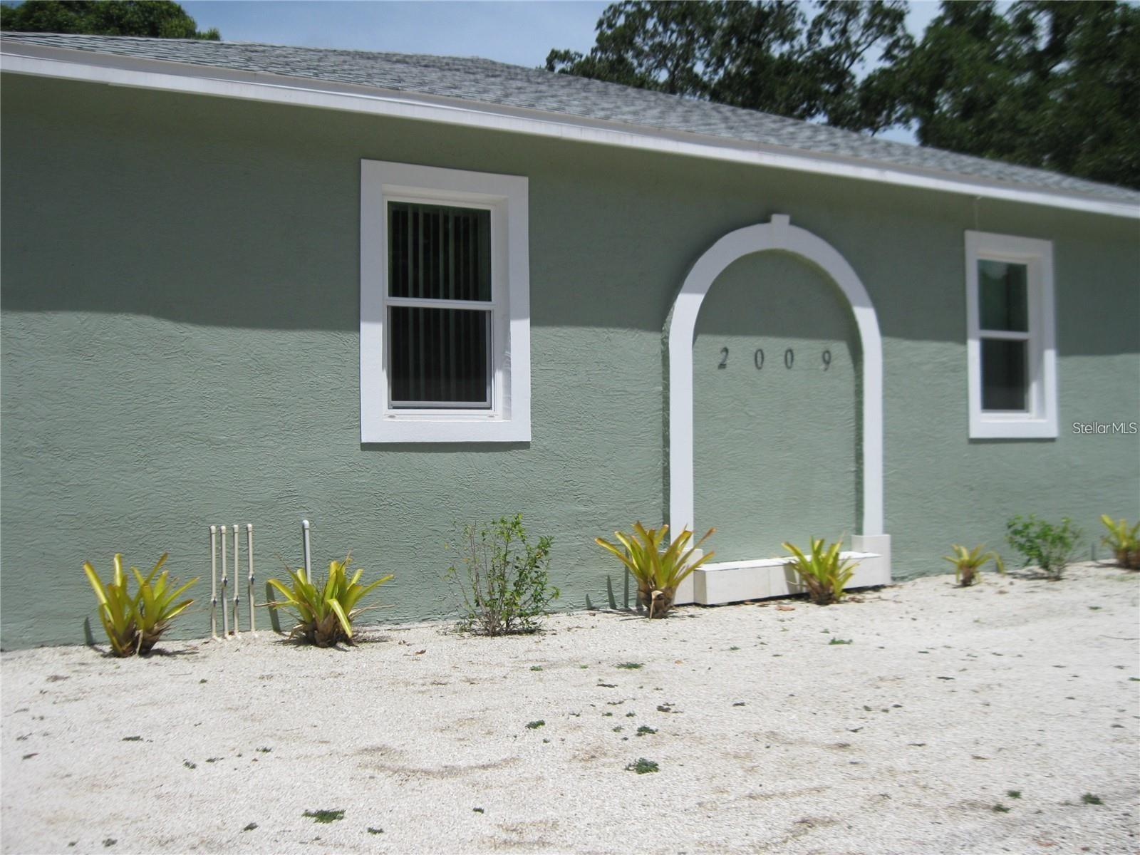 2009 Cocoanut Ave #1 Property Photo 1