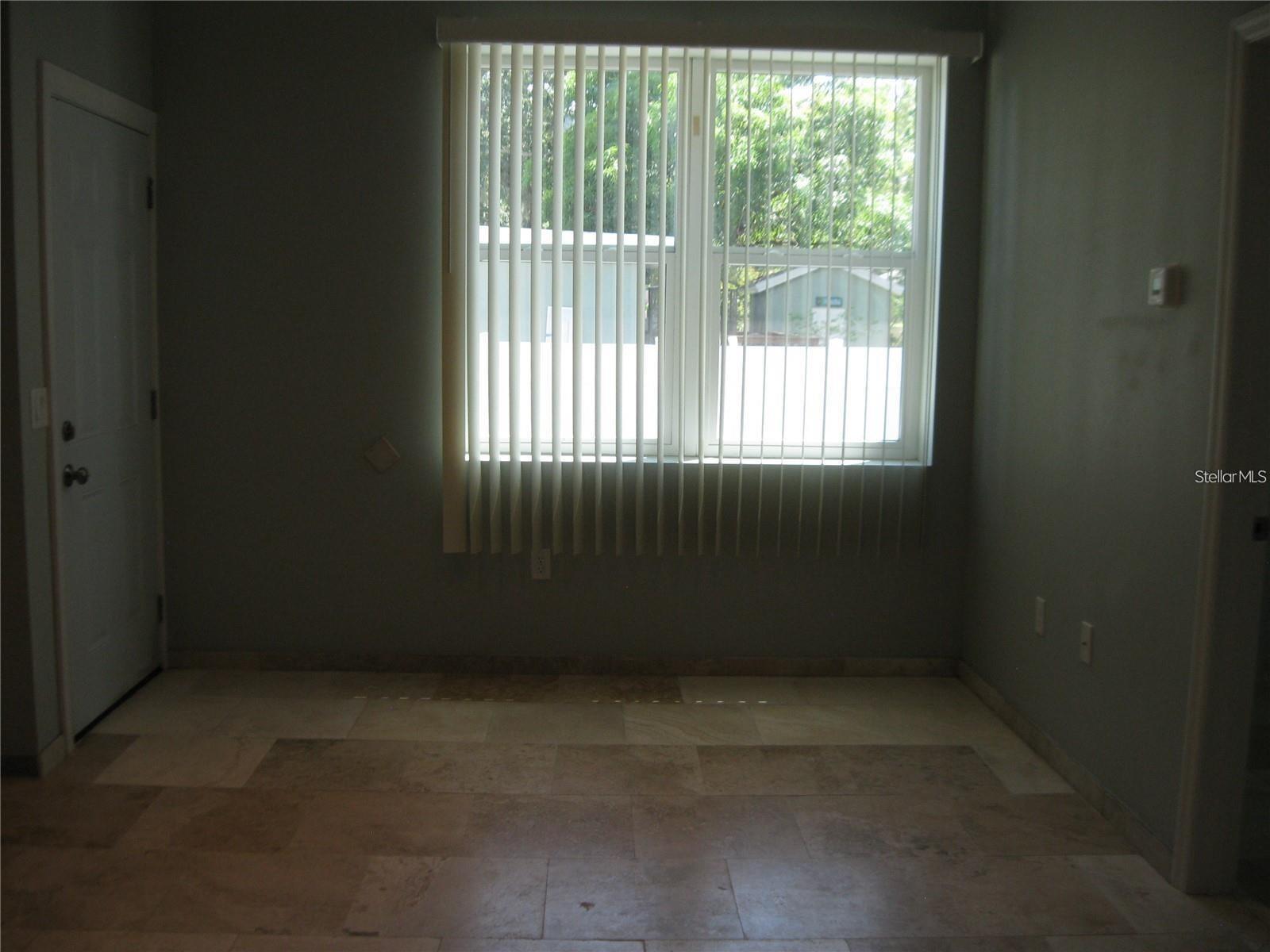 2009 Cocoanut Ave #1 Property Photo 4