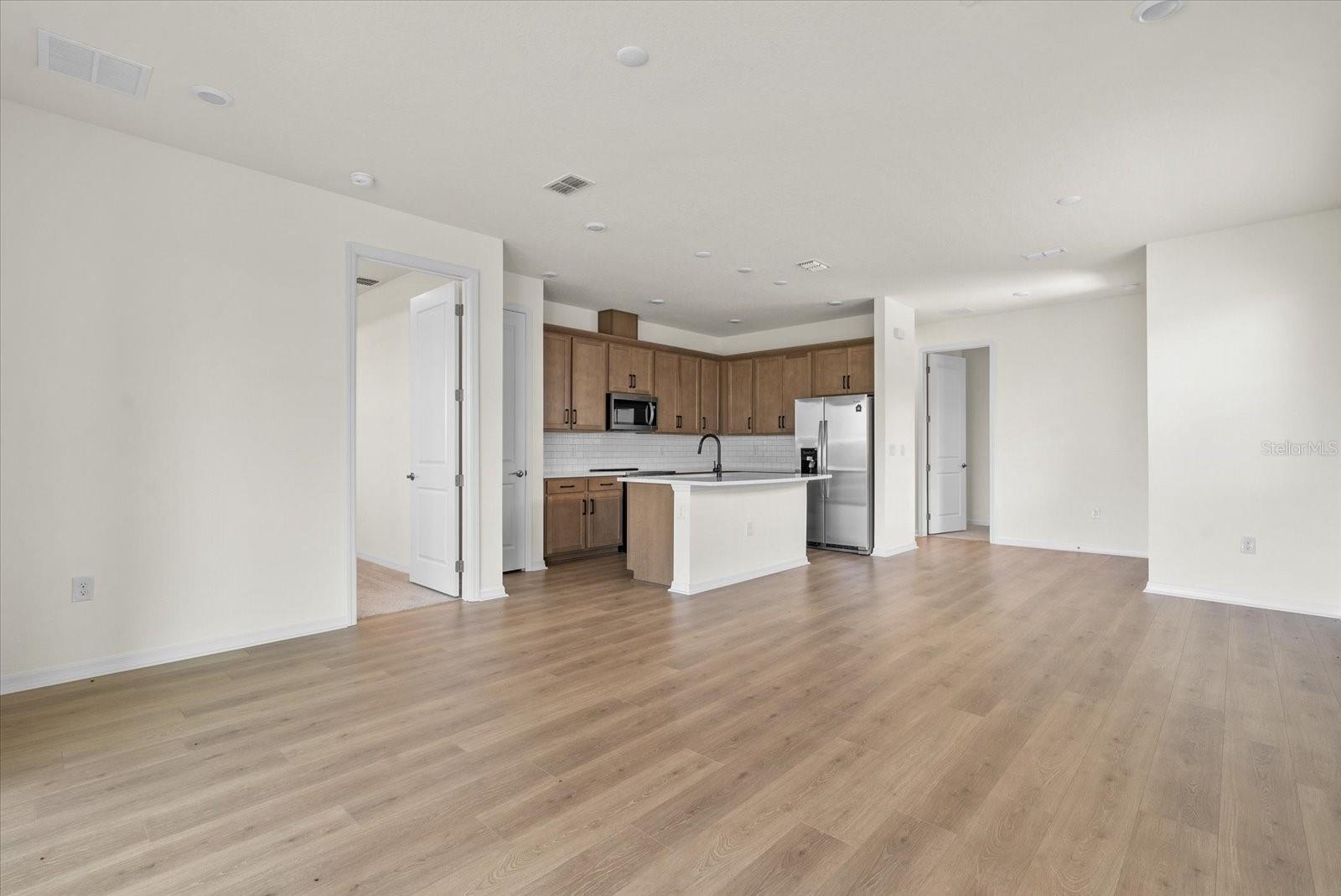 7562 Sea Oak Ct Property Photo 7