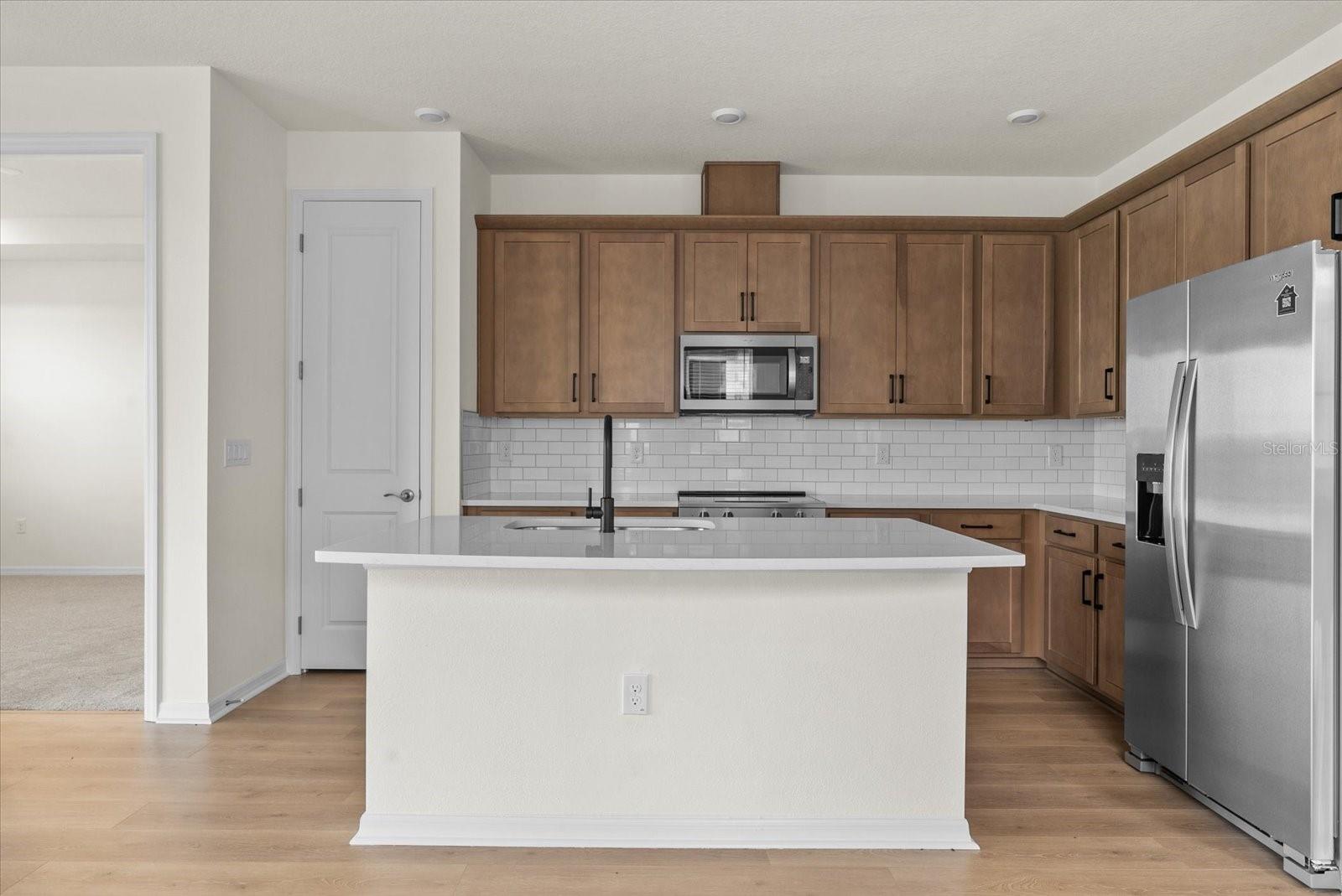 7562 Sea Oak Ct Property Photo 14