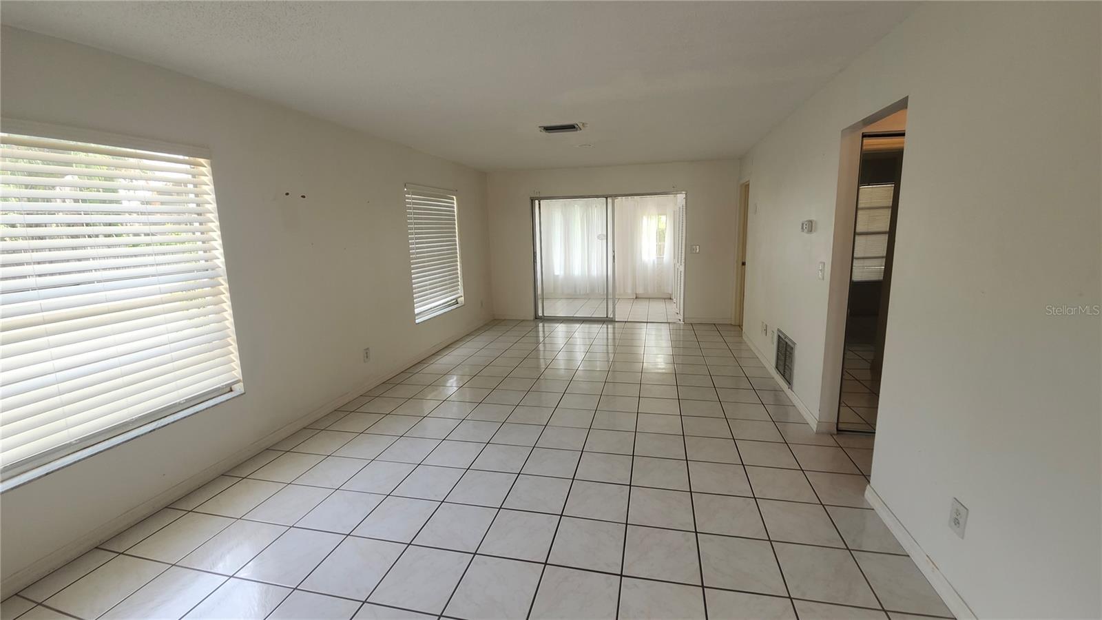 4007 78th St W Property Photo 5