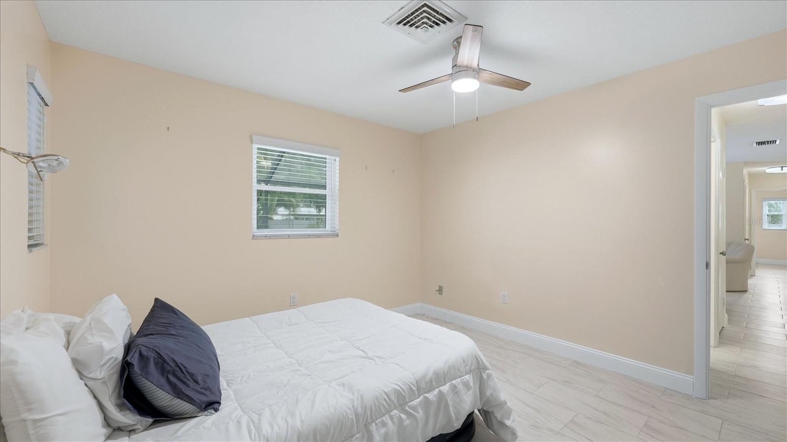 6233 Rockefeller Ave Property Photo 24