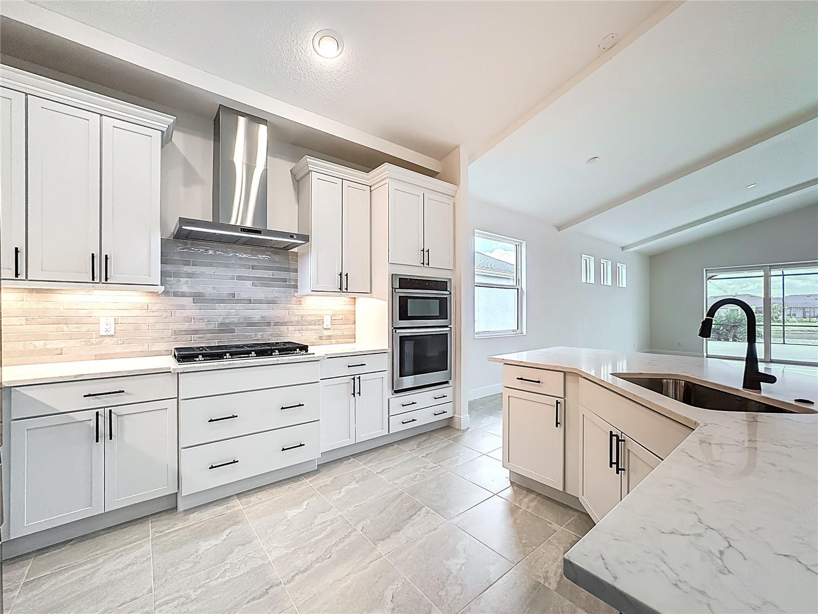 4214 Sea Marsh Pl Property Photo 6