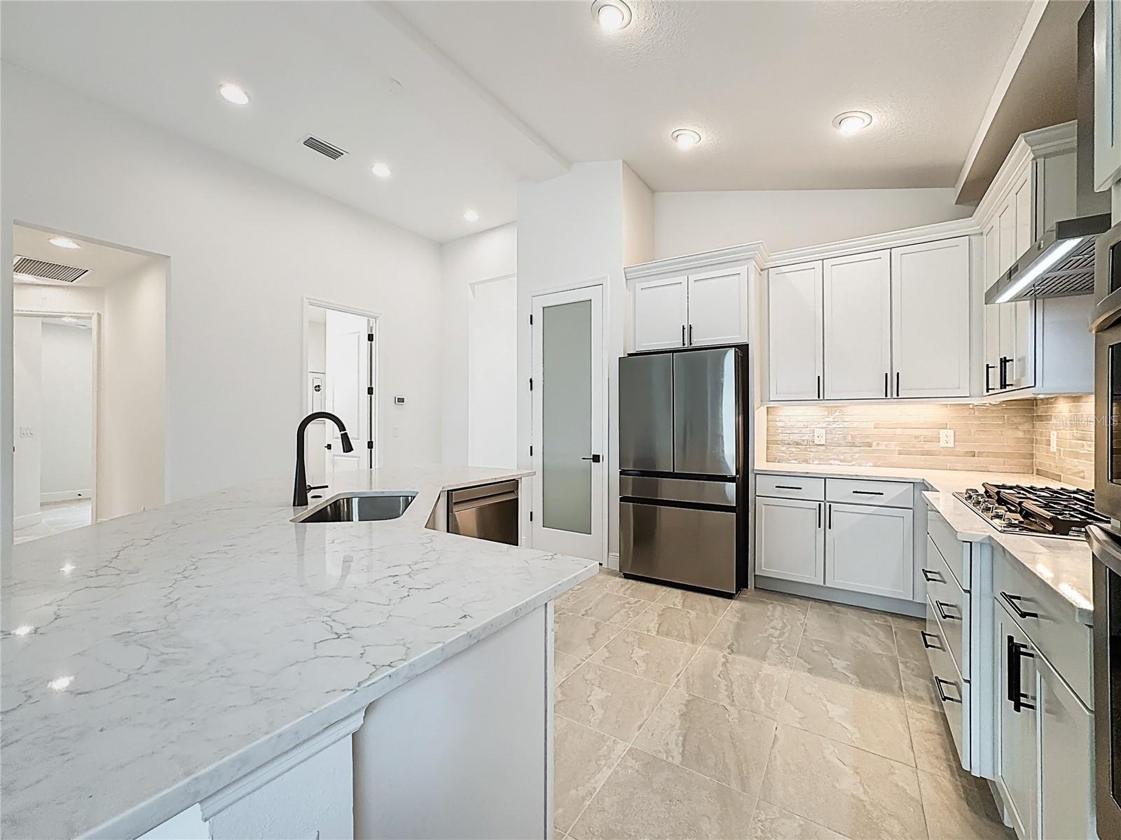 4214 Sea Marsh Pl Property Photo 10