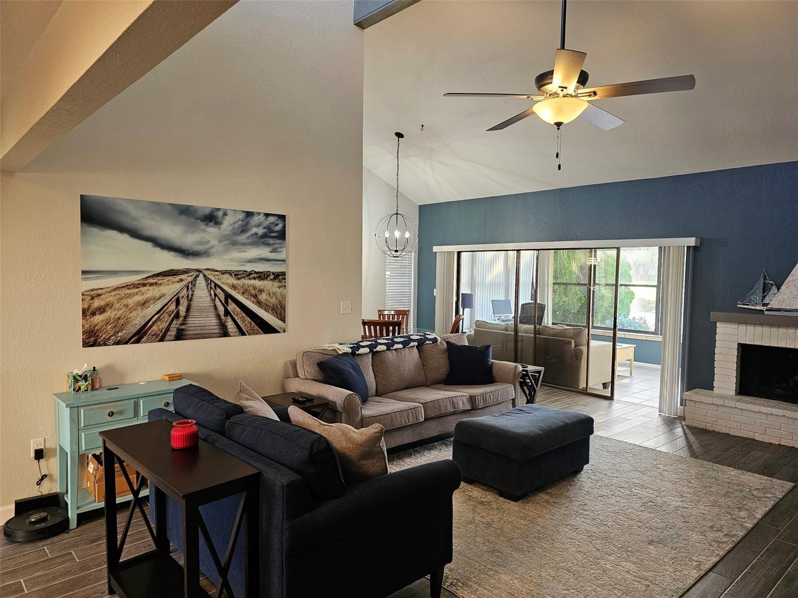 4522 La Jolla Dr Property Photo 6