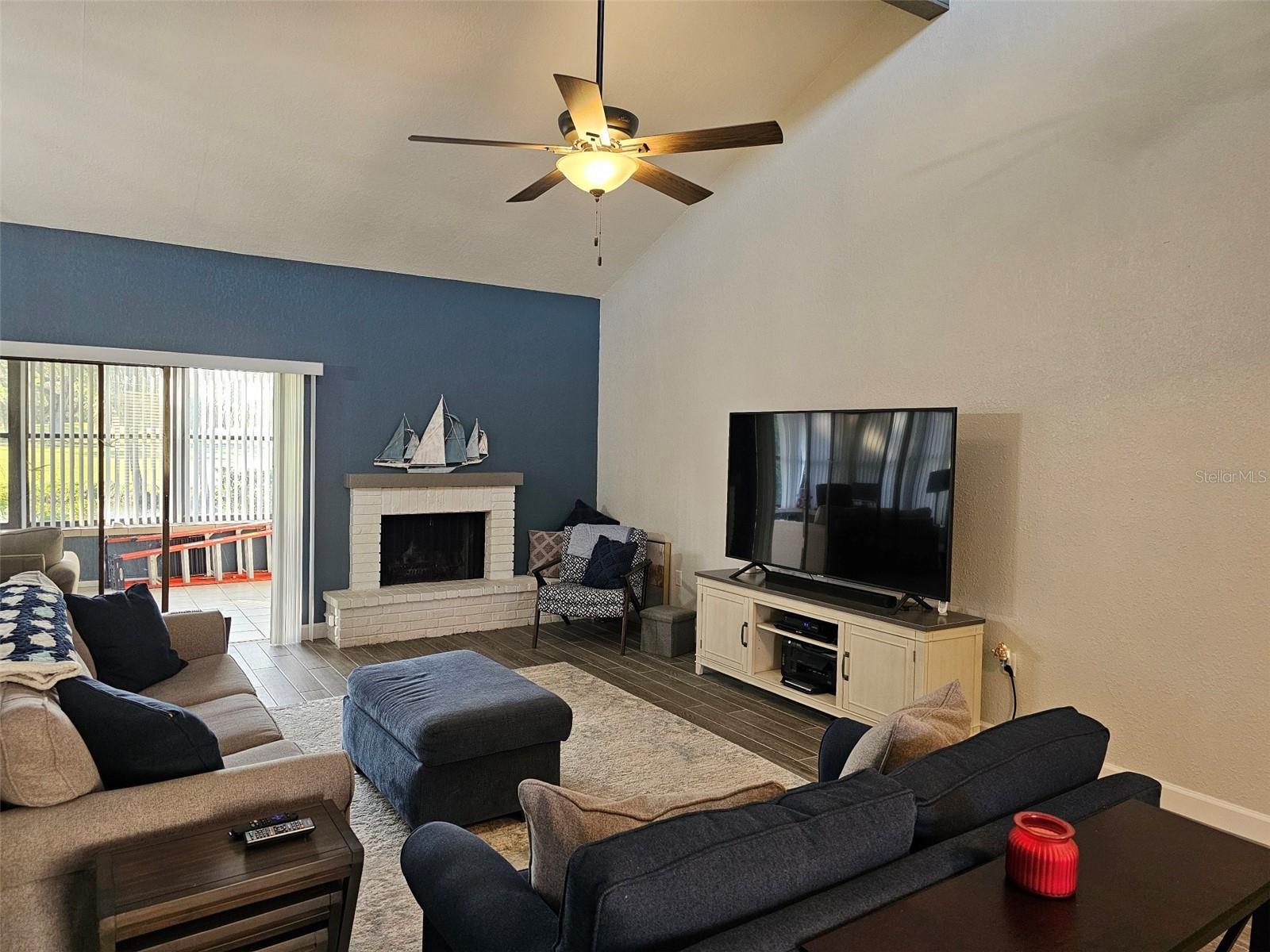 4522 La Jolla Dr Property Photo 7