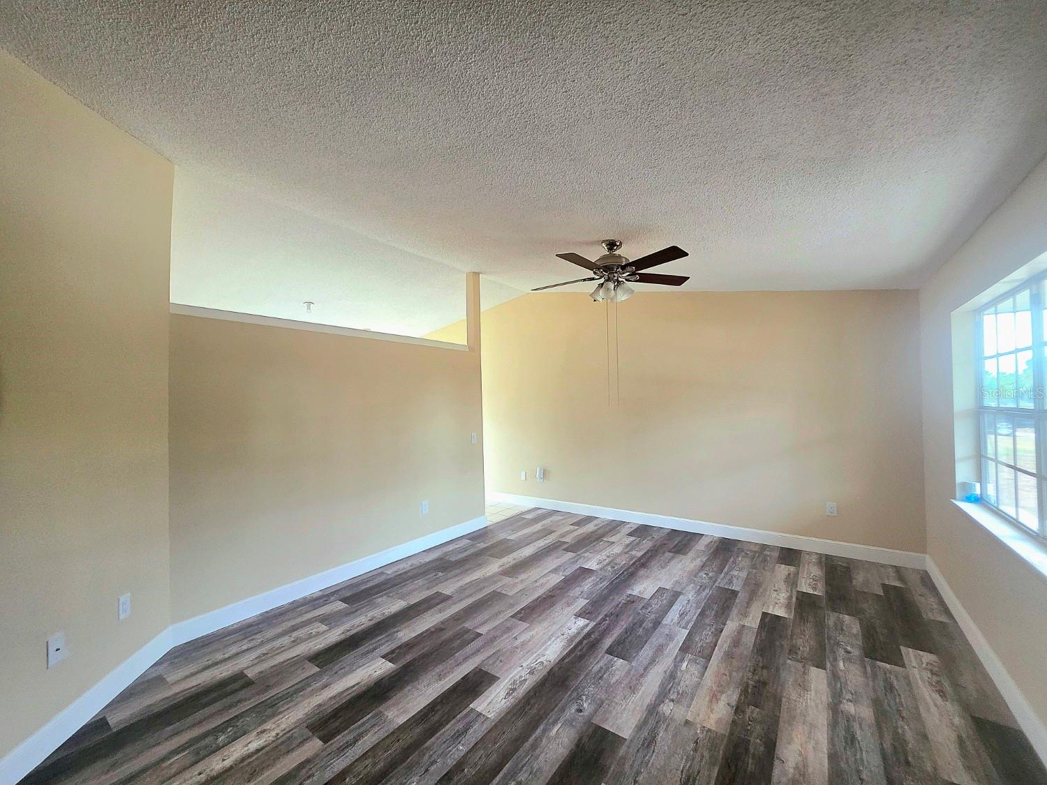 12091 Crossgate Ave Property Photo 6