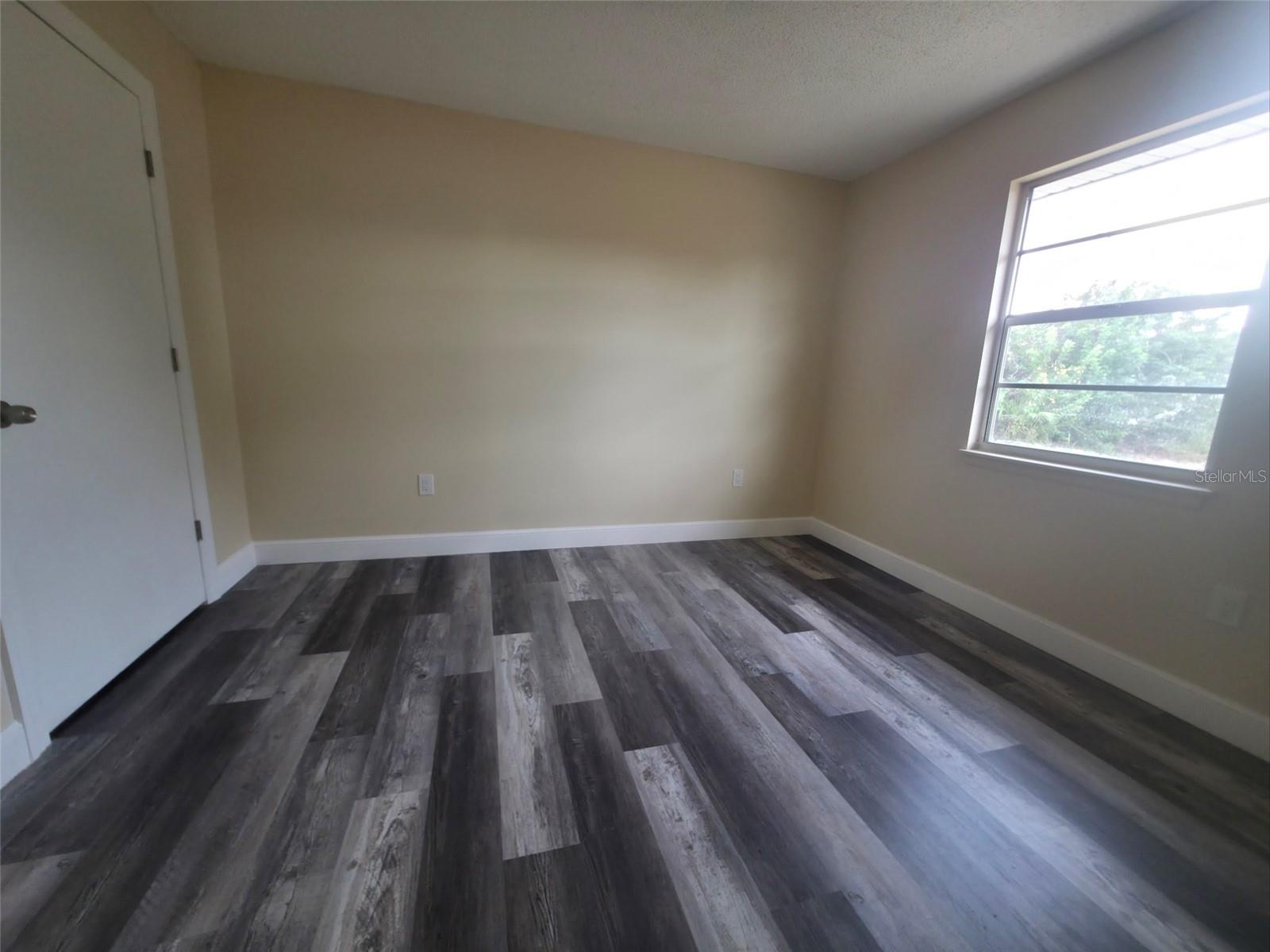 12091 Crossgate Ave Property Photo 8