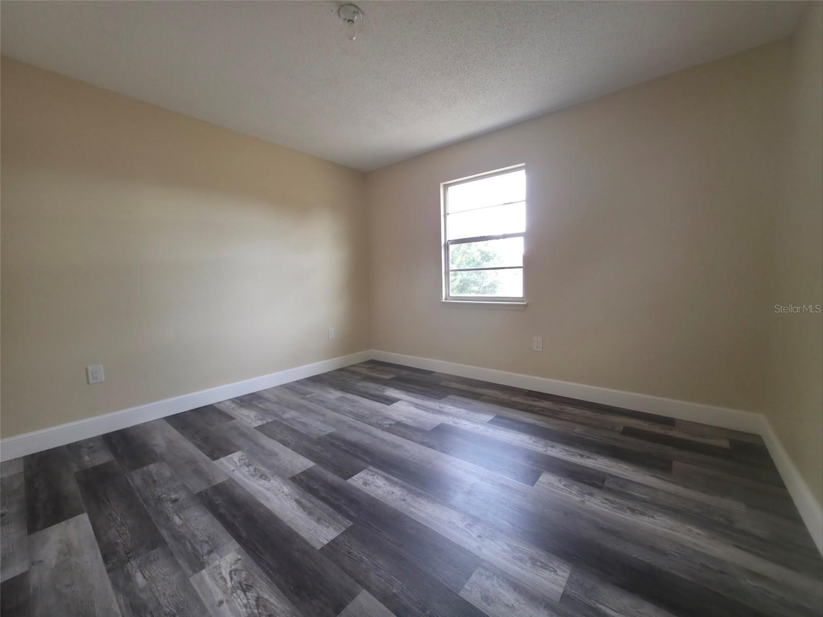 12091 Crossgate Ave Property Photo 9