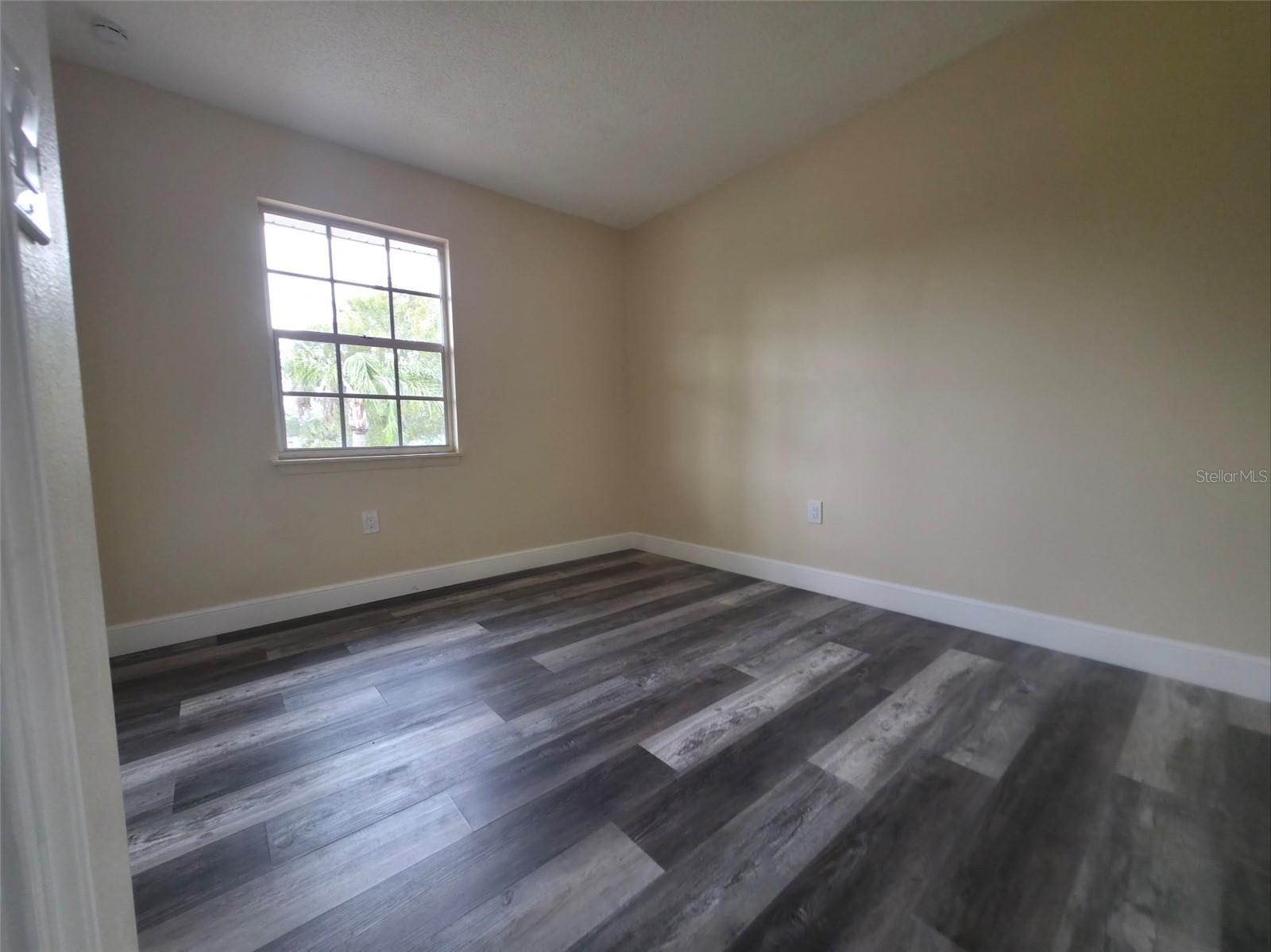 12091 Crossgate Ave Property Photo 11