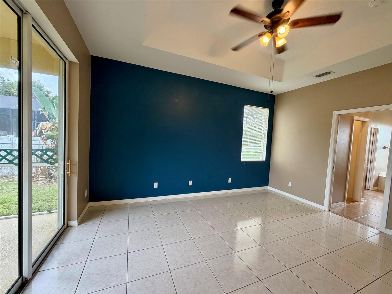 1204 S San Mateo Dr Property Photo 7