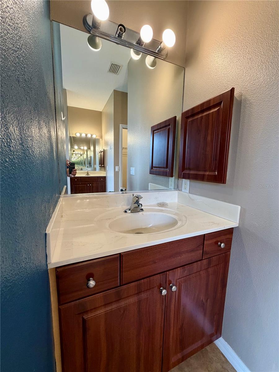 1204 S San Mateo Dr Property Photo 12