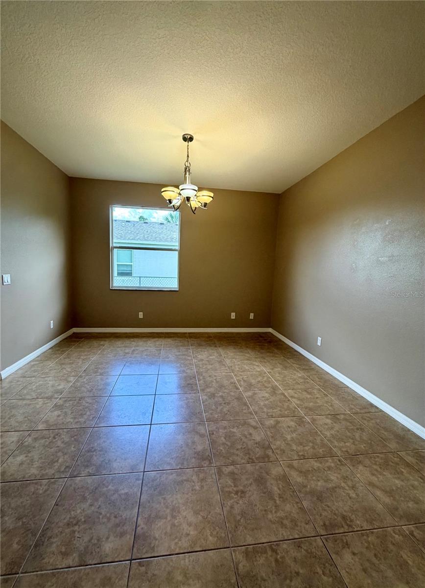 1204 S San Mateo Dr Property Photo 18