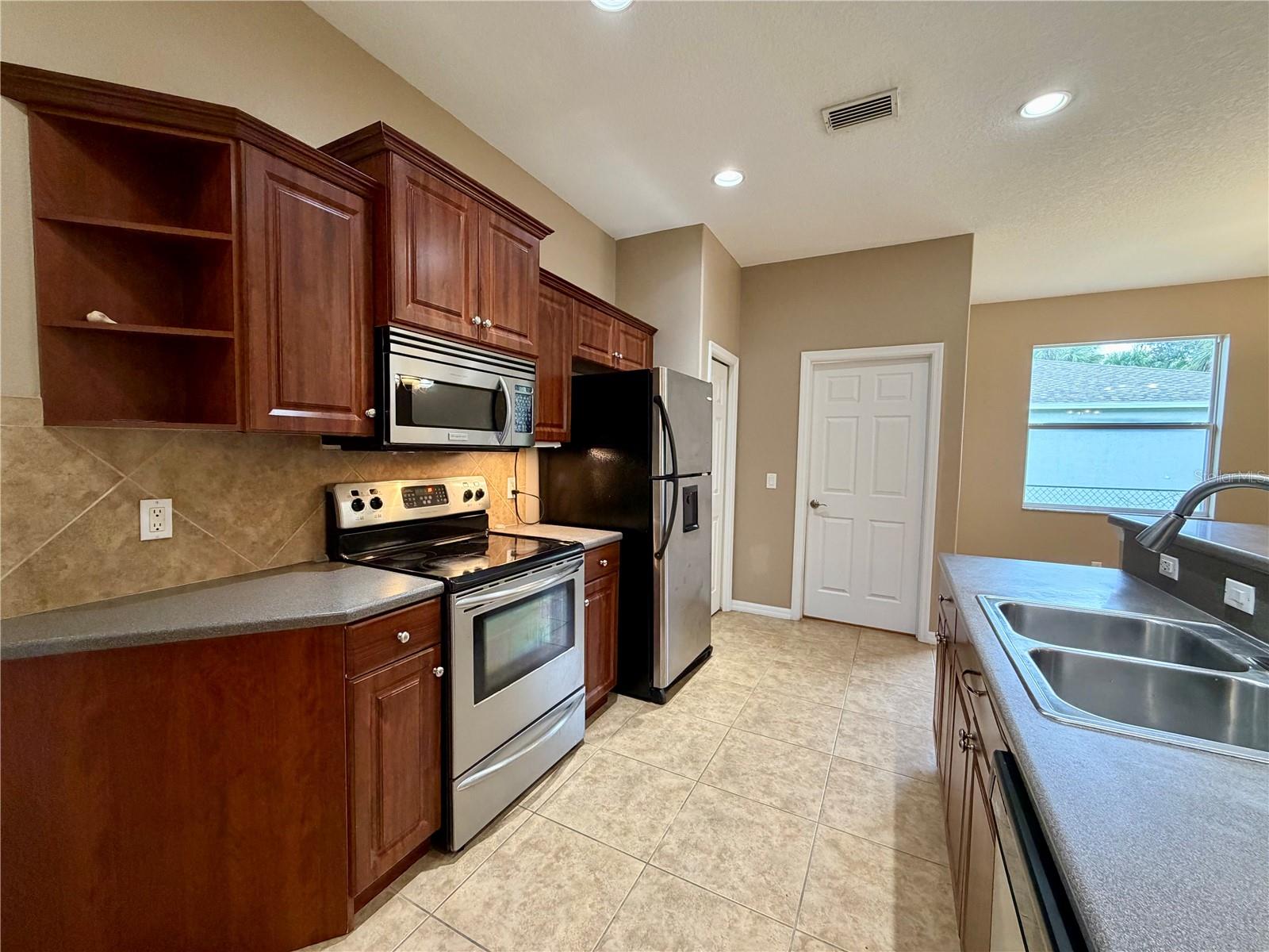 1204 S San Mateo Dr Property Photo 21