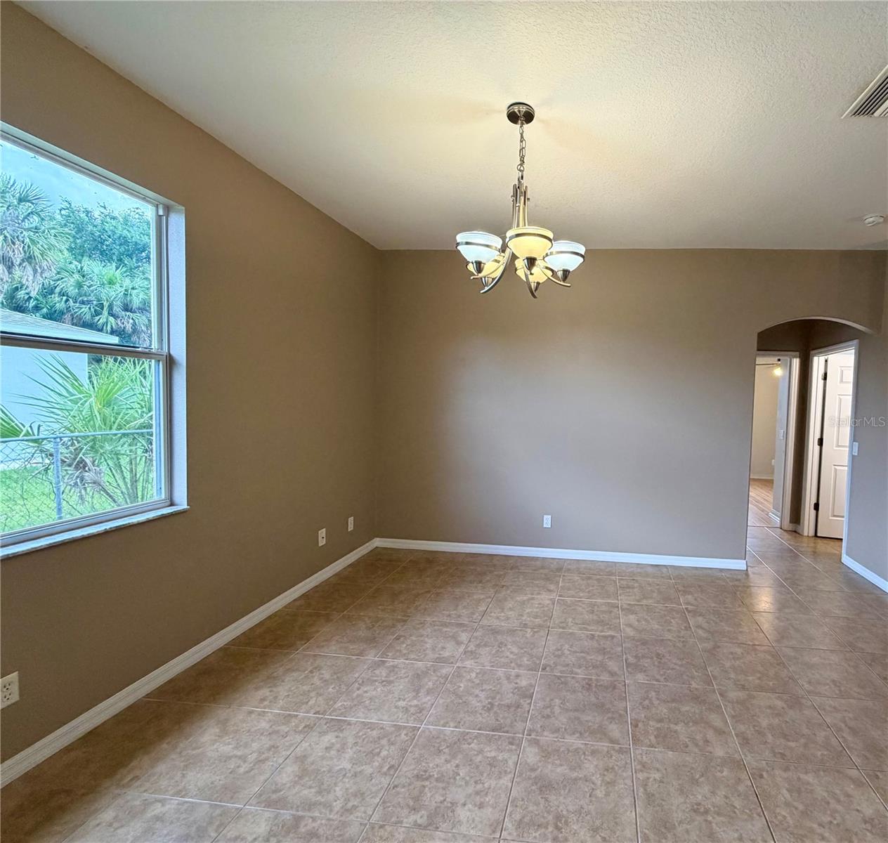 1204 S San Mateo Dr Property Photo 23