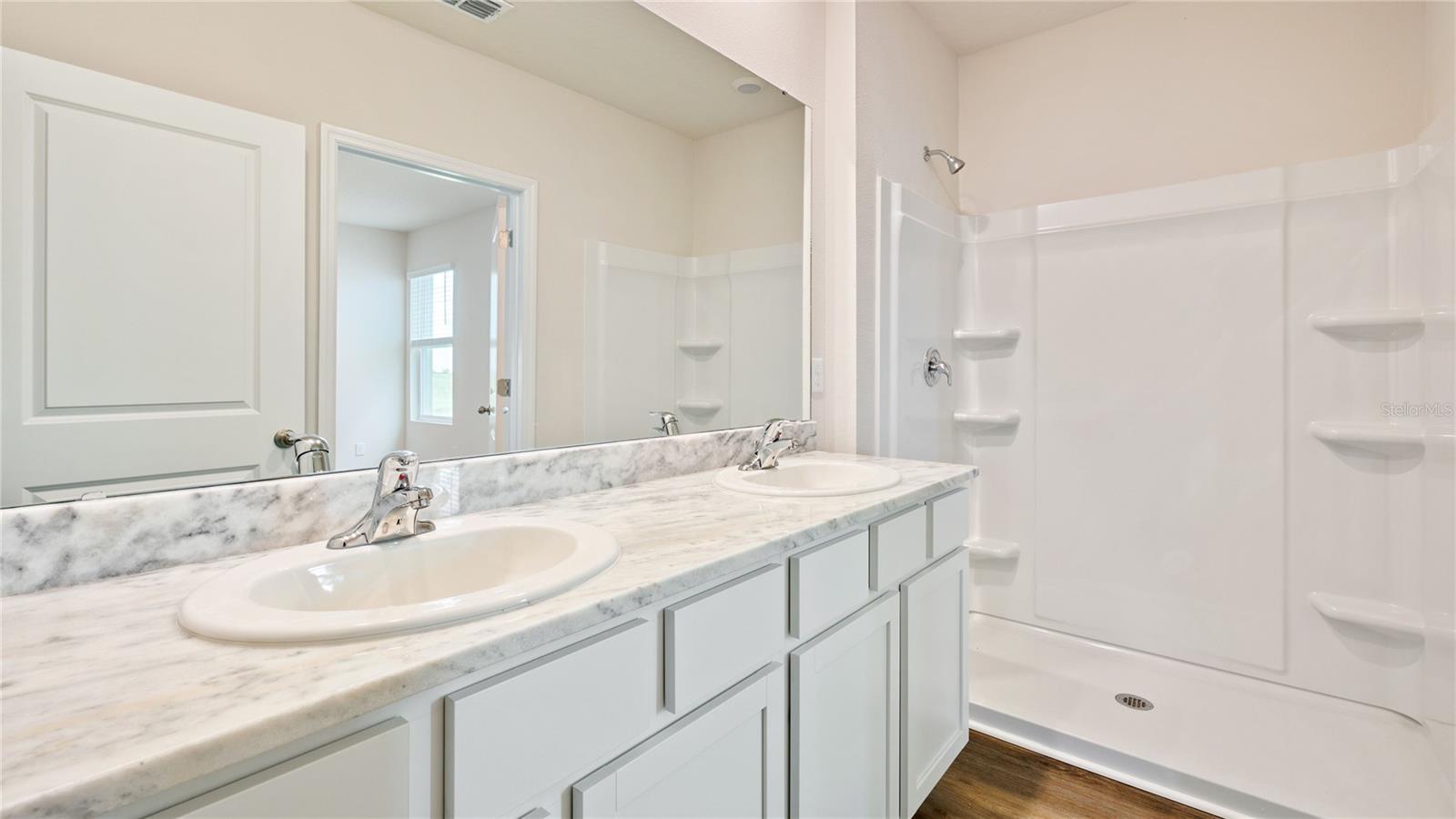 8821 Clear View St Property Photo 9
