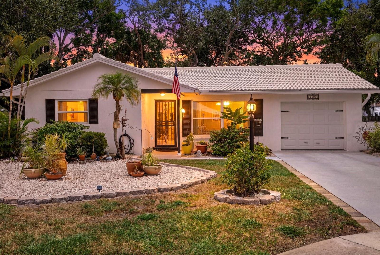 4305 CHINABERRY CIR Property Photo 1