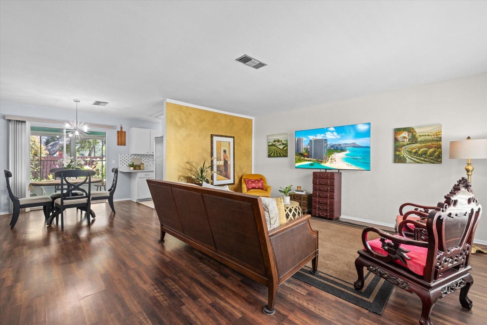 4305 Chinaberry Cir Property Photo 7