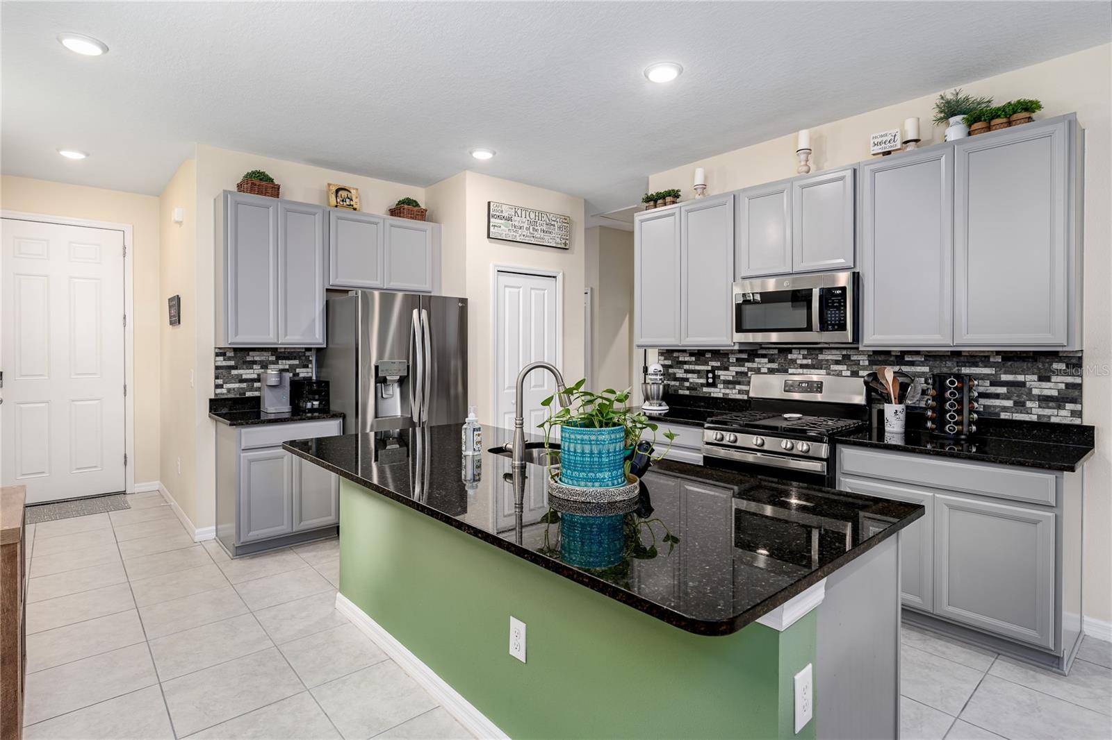 5714 Los Robles Ct Property Photo 4