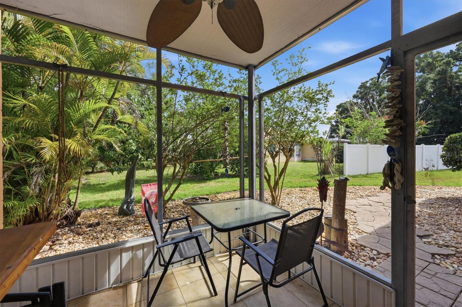2223 Beneva Ter #2222 Property Photo 2
