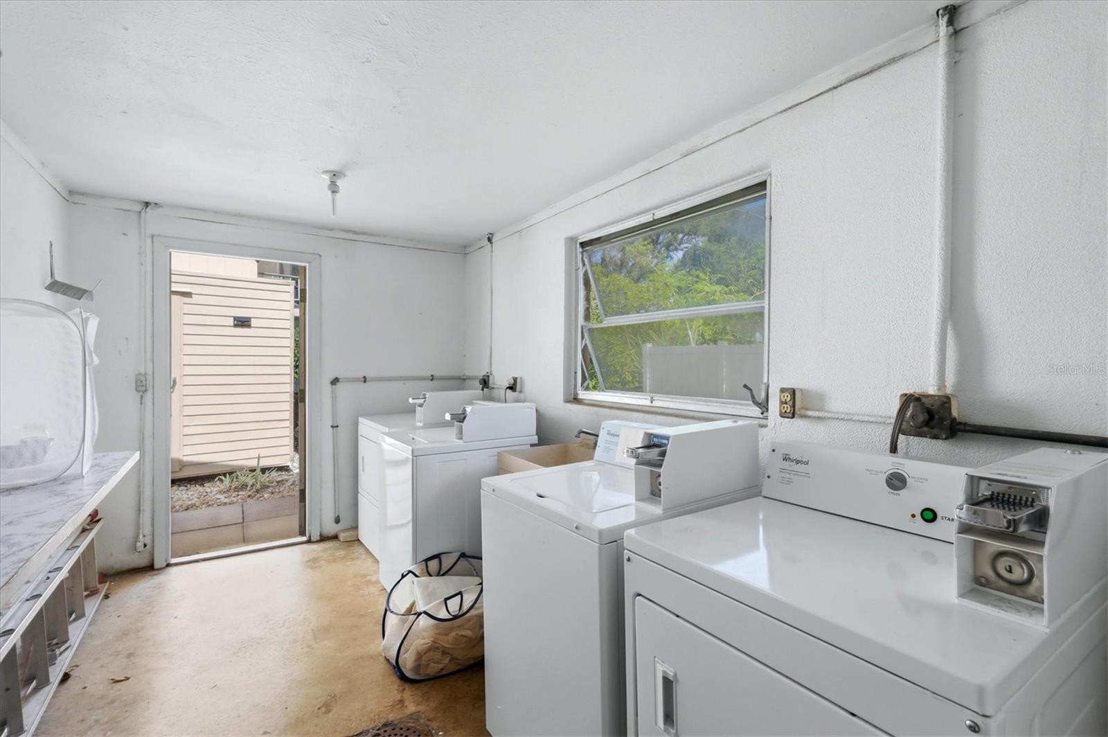 2223 Beneva Ter #2222 Property Photo 27