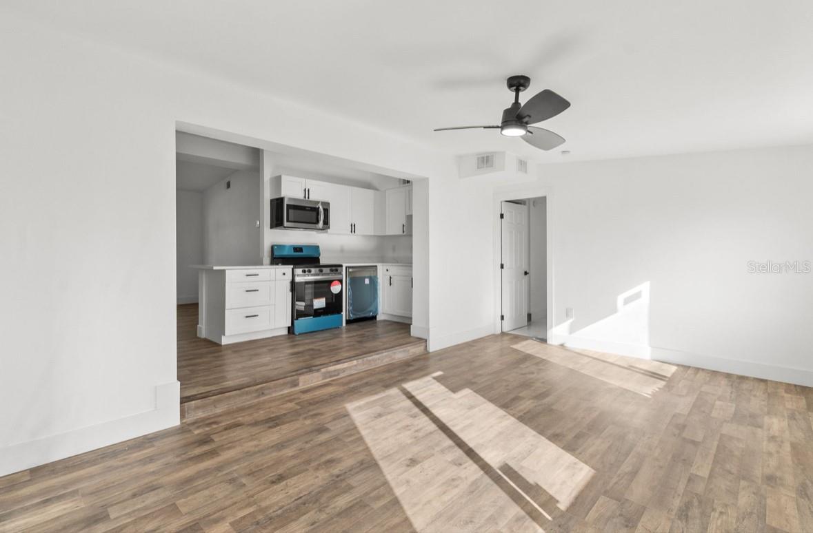 2360 Ednor St Property Photo 3