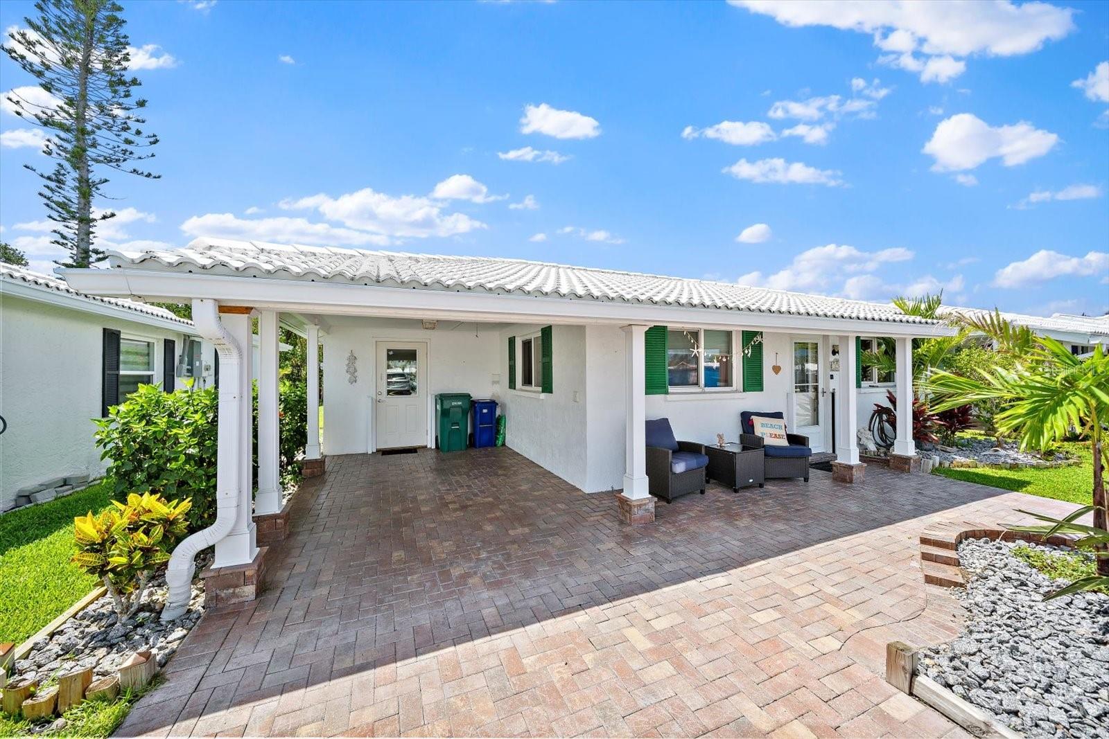 820 Spanish Dr S #. Property Photo 1