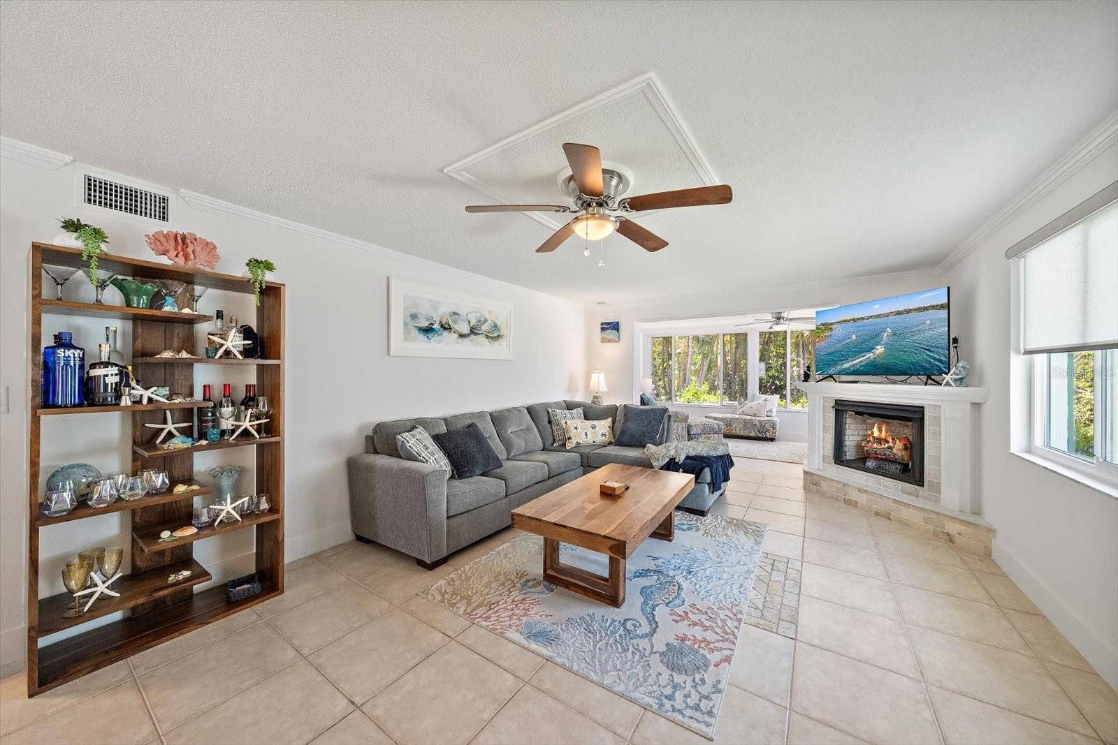 820 Spanish Dr S #. Property Photo 18