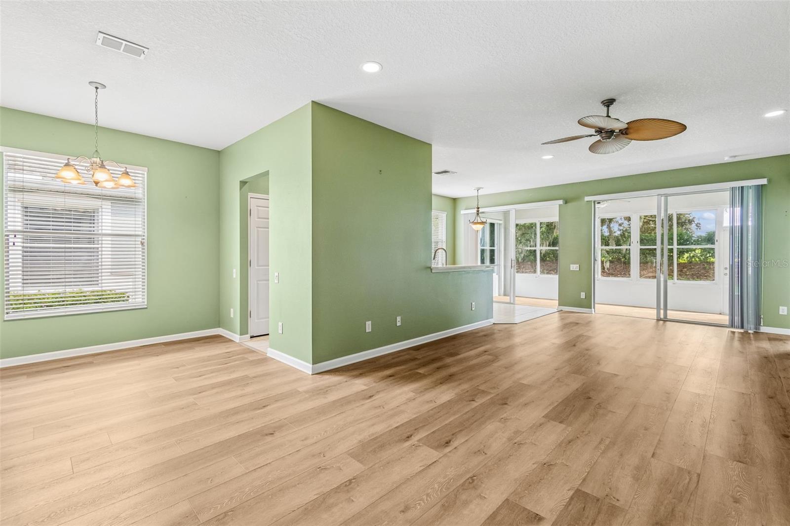 10448 48th Ct E Property Photo 7