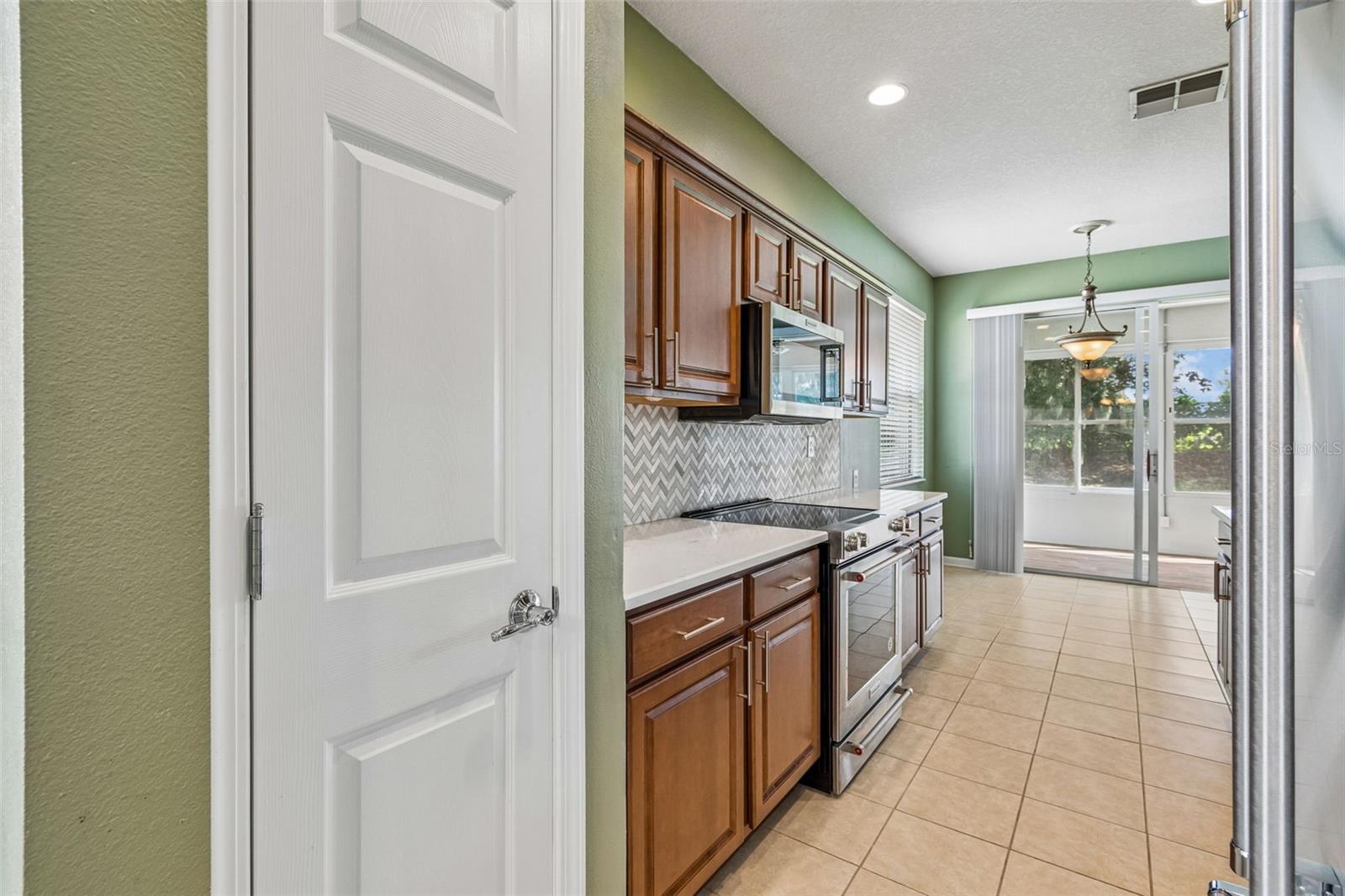 10448 48th Ct E Property Photo 11