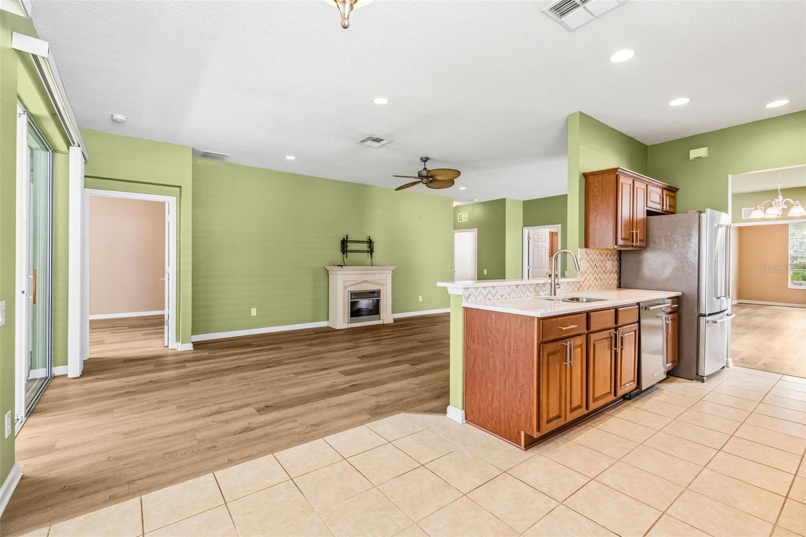 10448 48th Ct E Property Photo 17