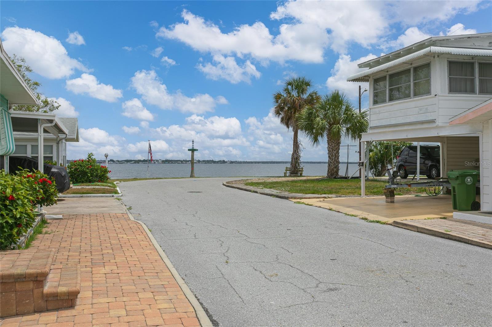 14 Lafayette St Property Photo 2