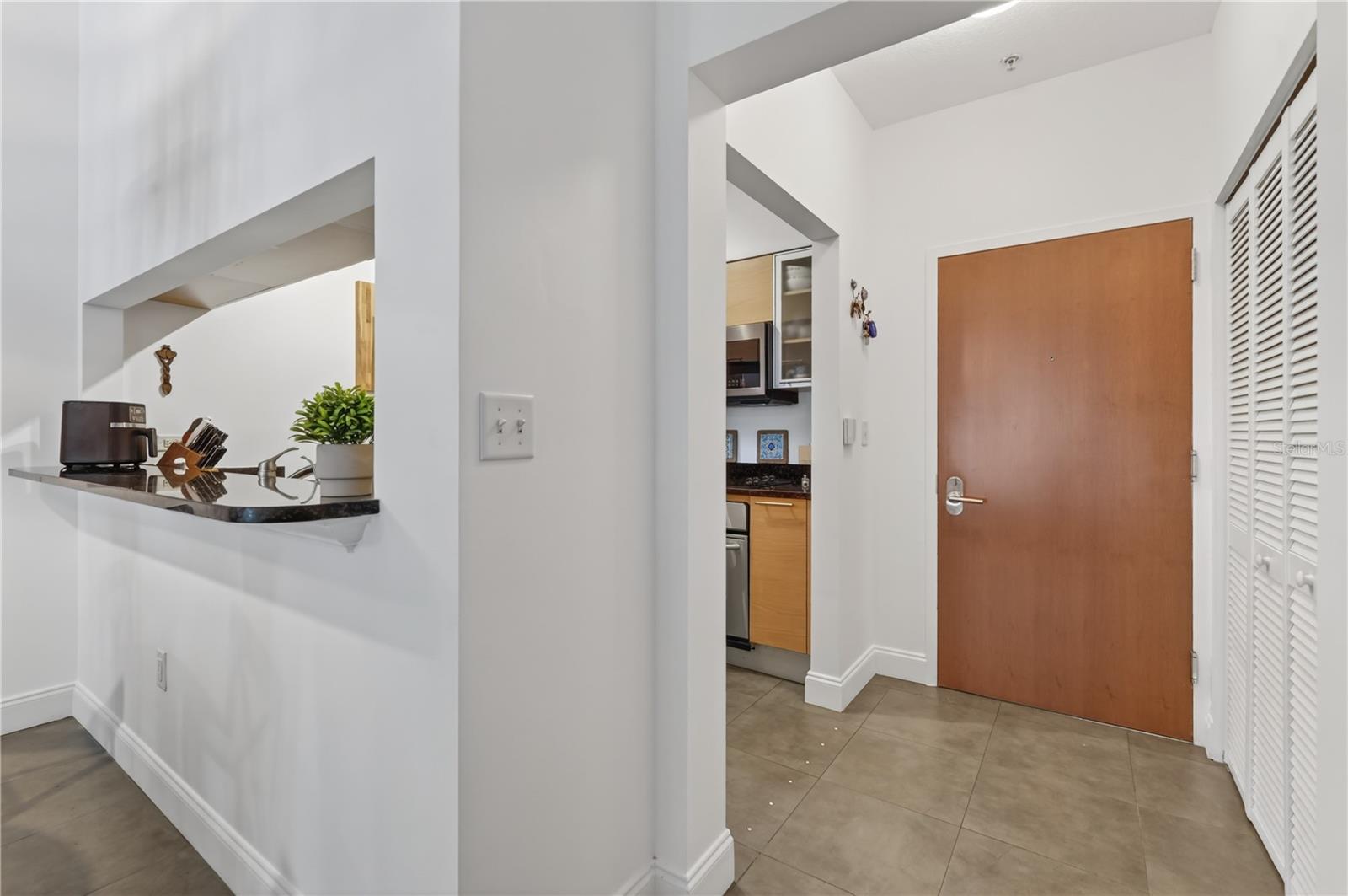 31 Se 5th St #203 Property Photo 6