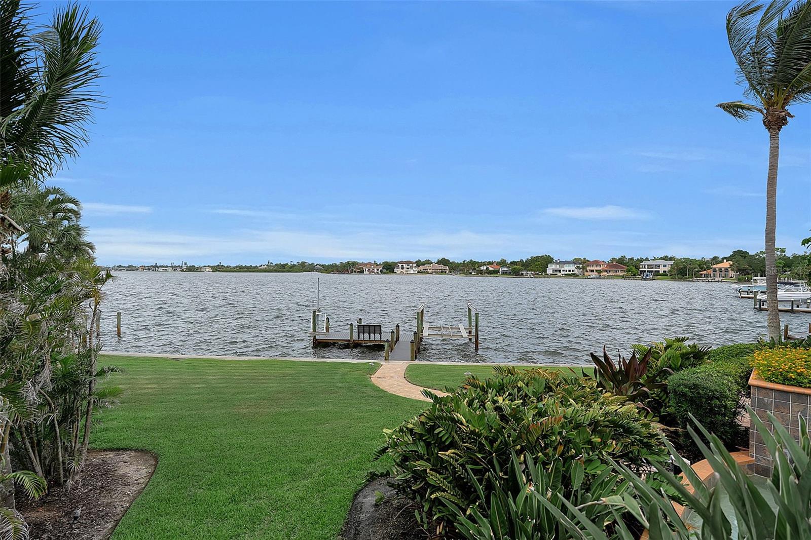 1541 Caribbean Dr Property Photo 17