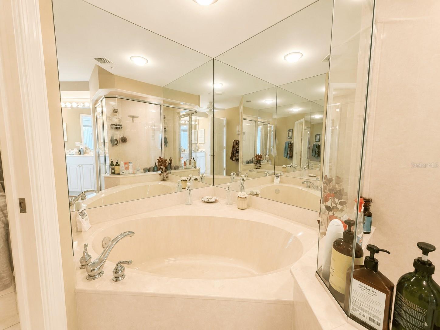 8600 S Ocean Dr #402 Property Photo 24