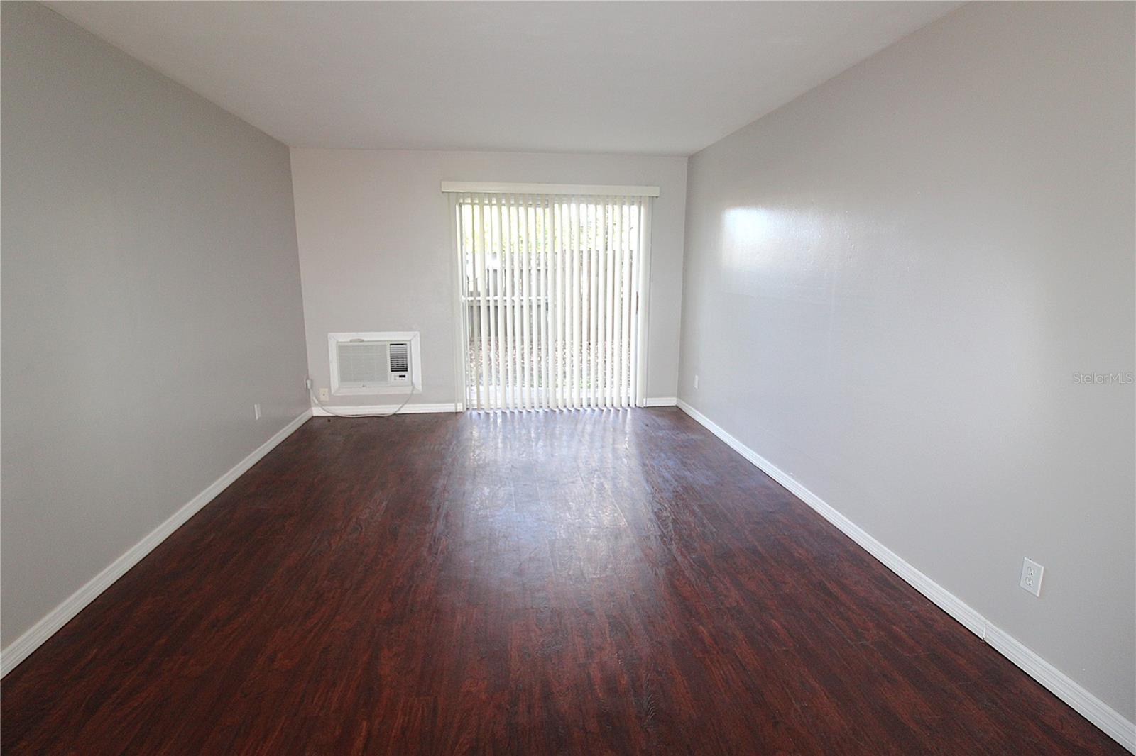 3001 Bee Ridge Rd #112 Property Photo 6