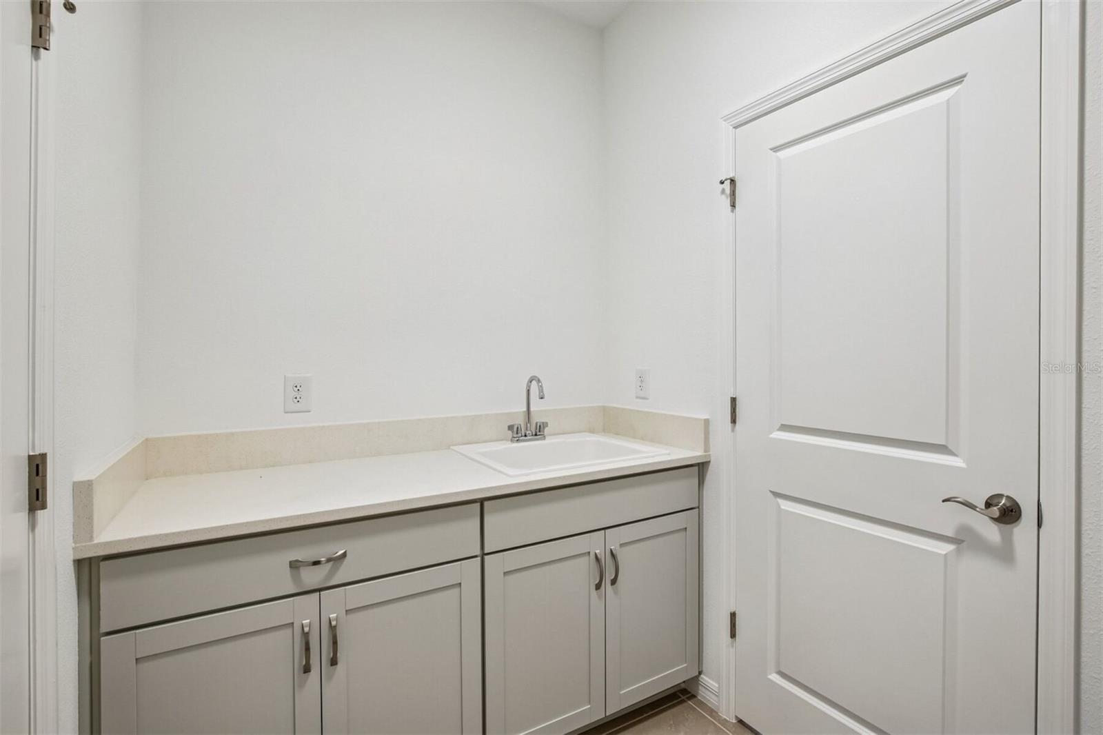 8725 Canard Cv Property Photo 16