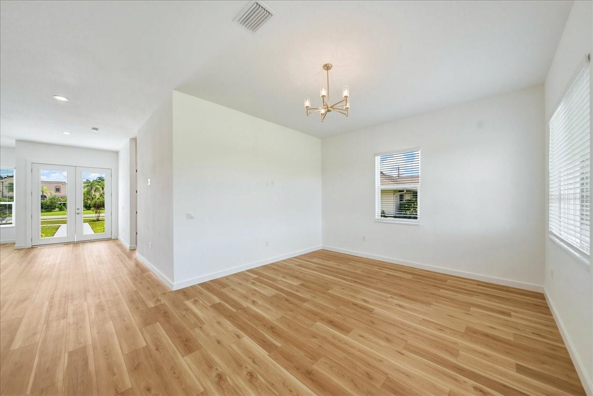 1215 Rio De Janeiro Ave Property Photo 5