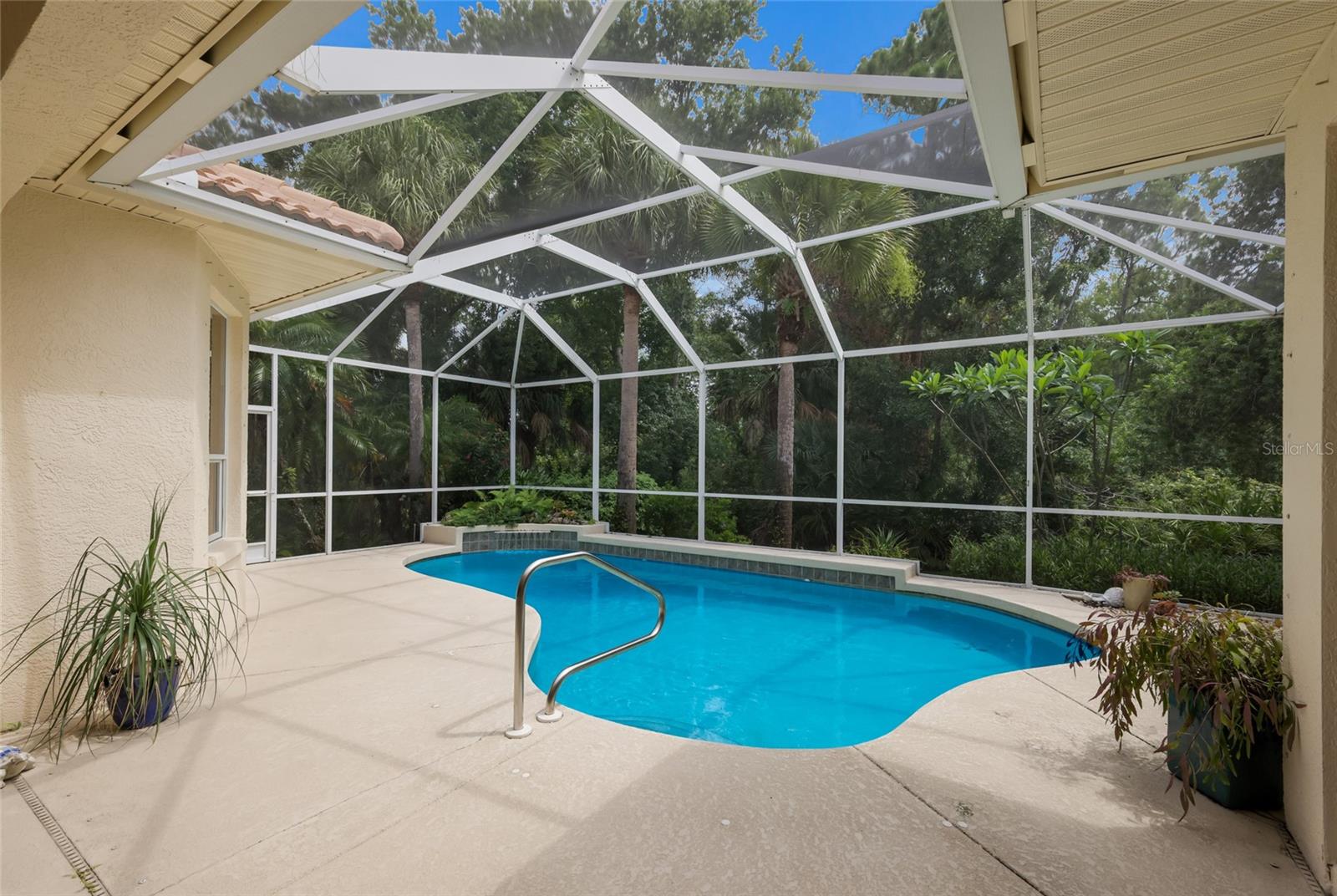 8005 Waterview Blvd Property Photo 4