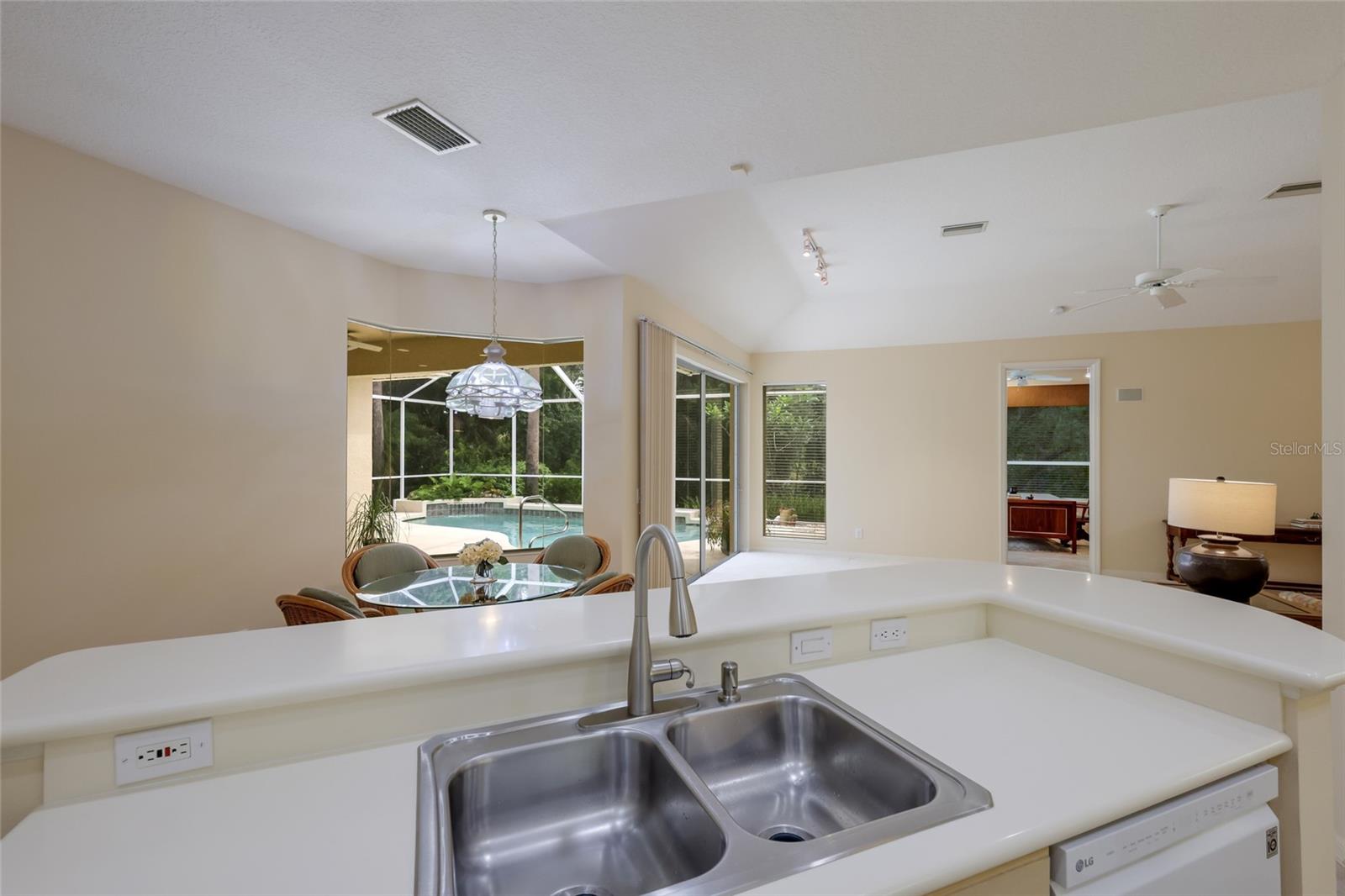 8005 Waterview Blvd Property Photo 15