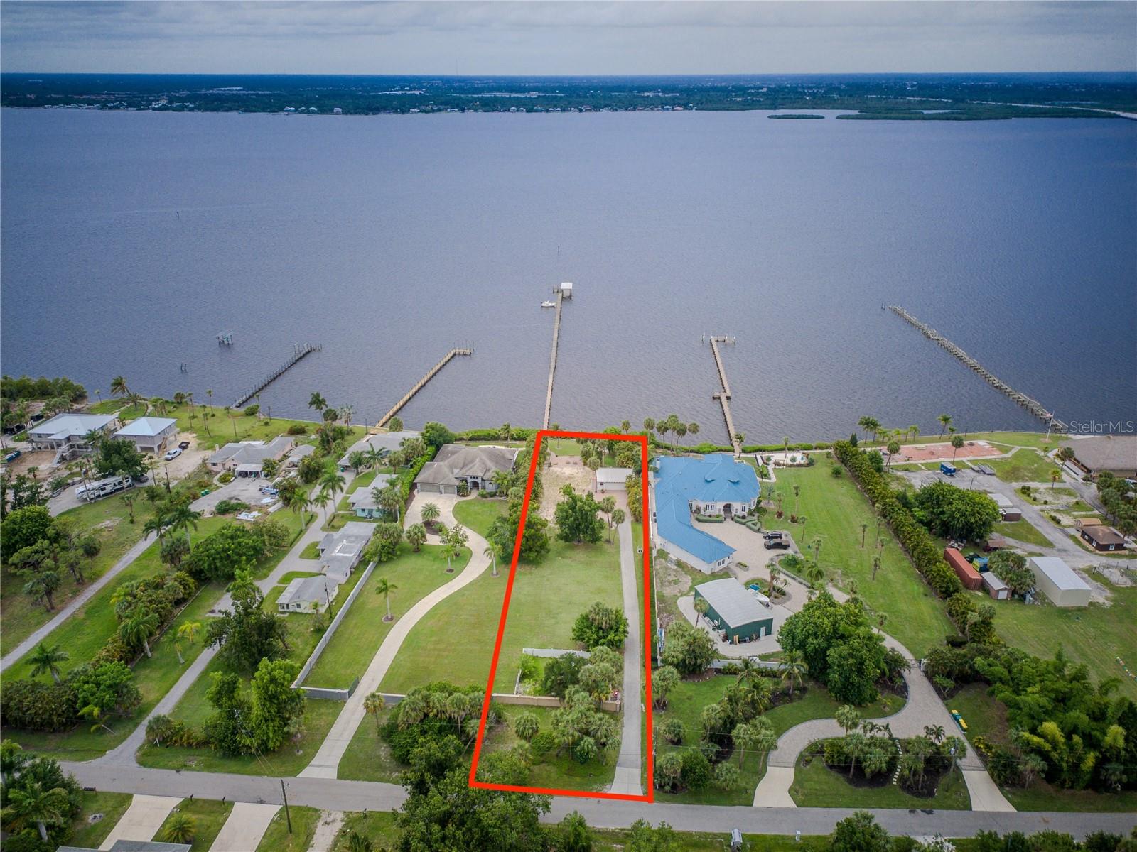 25472 Shore Dr Property Photo 1