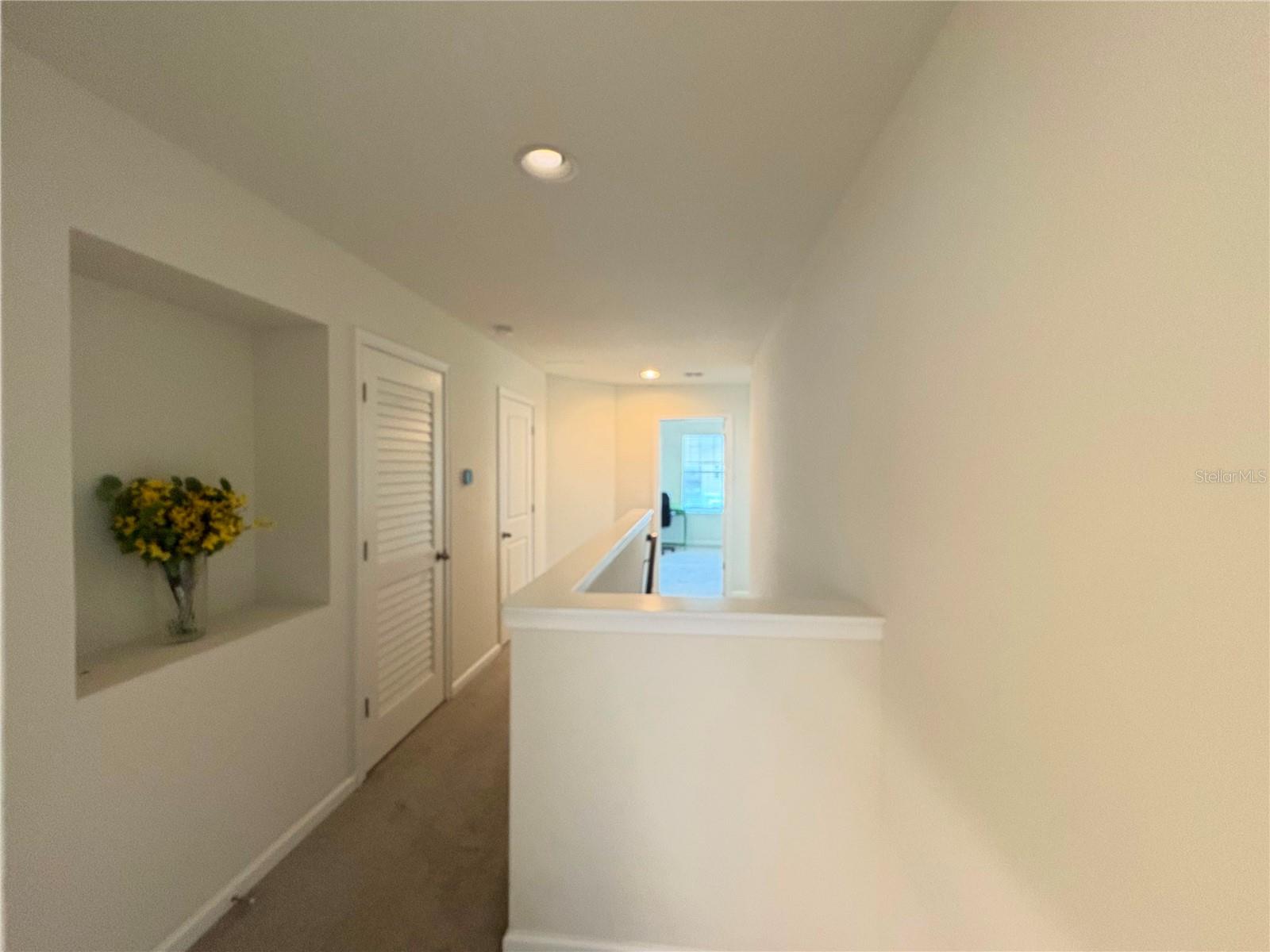 5553 Pleasantview Ct Property Photo 3