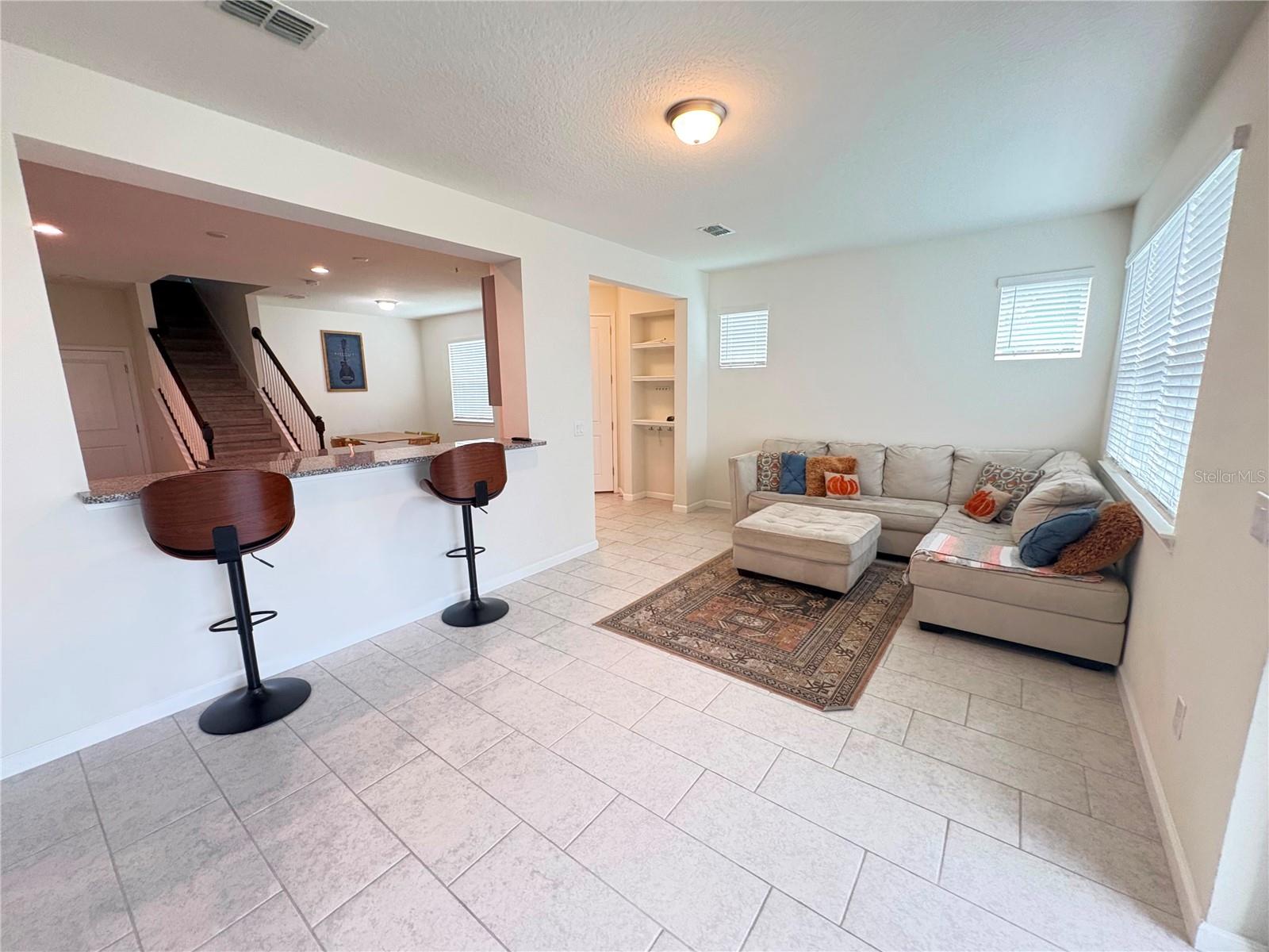 5553 Pleasantview Ct Property Photo 5