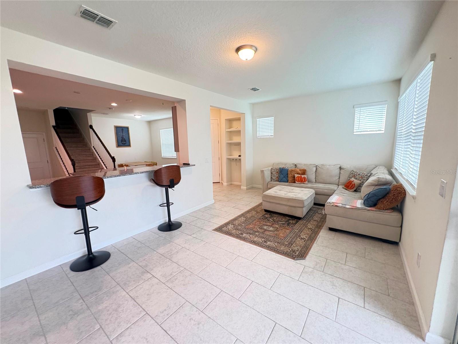 5553 Pleasantview Ct Property Photo 6